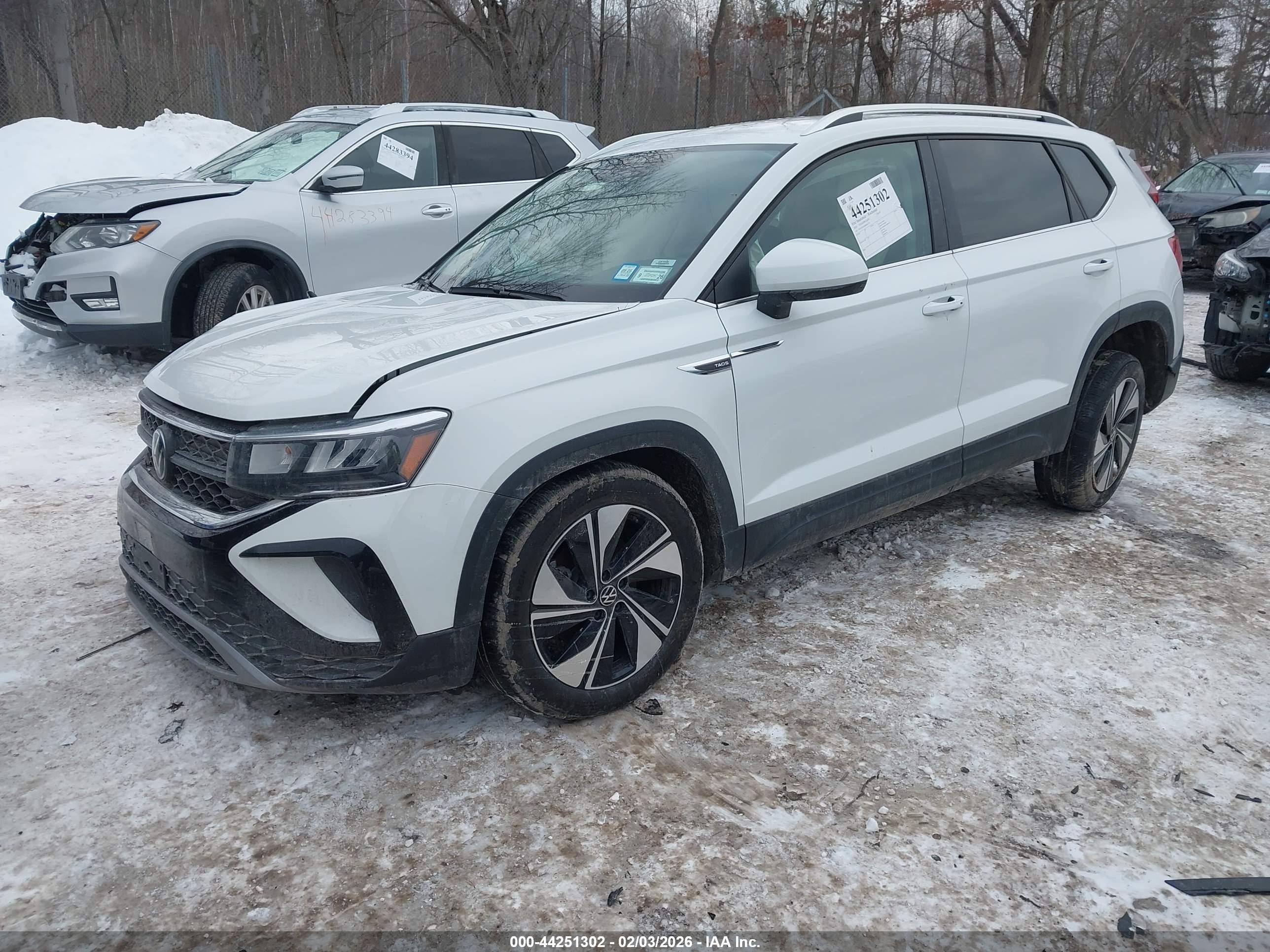 VOLKSWAGEN TAOS image 2