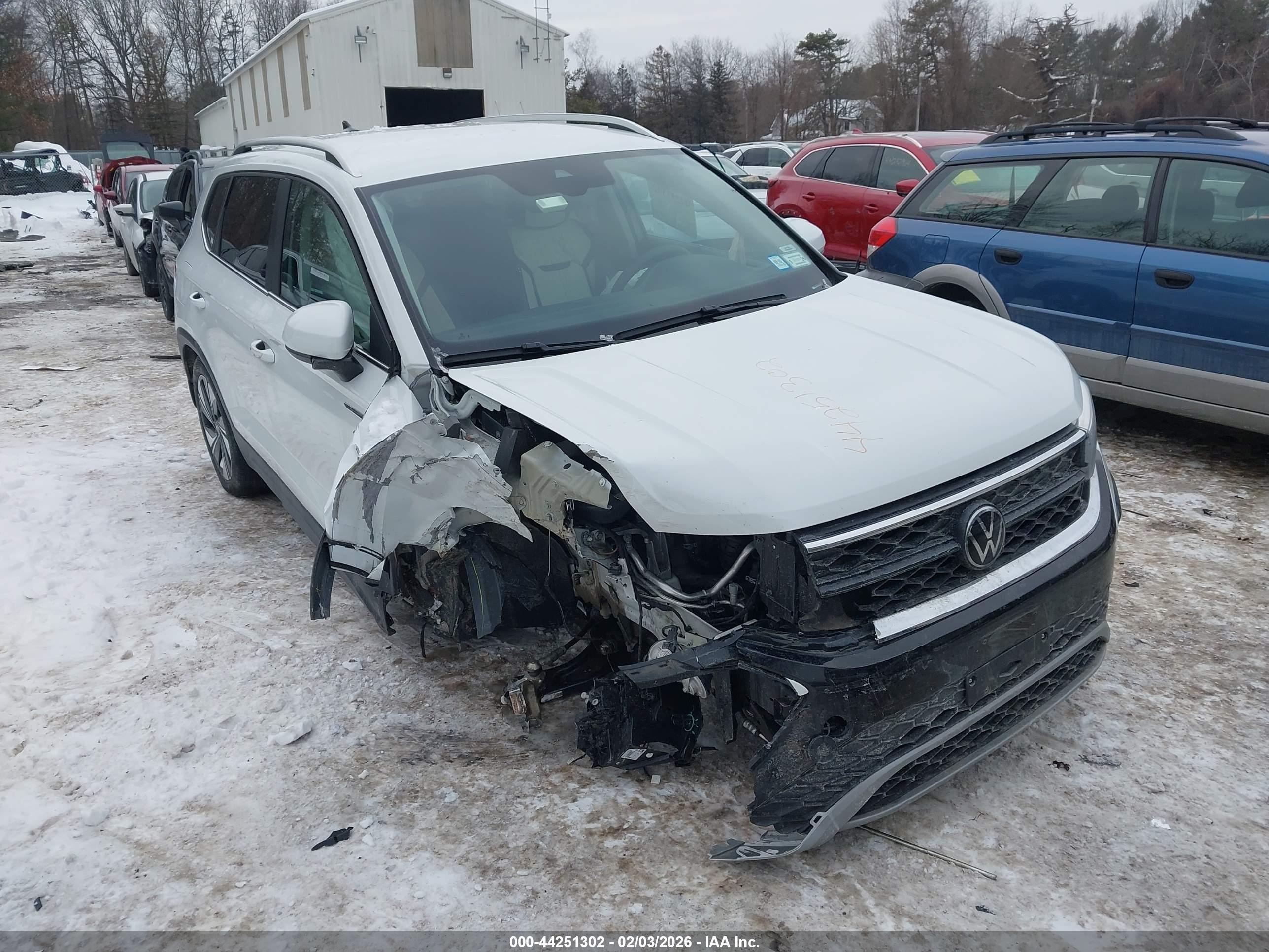 VOLKSWAGEN TAOS image 6