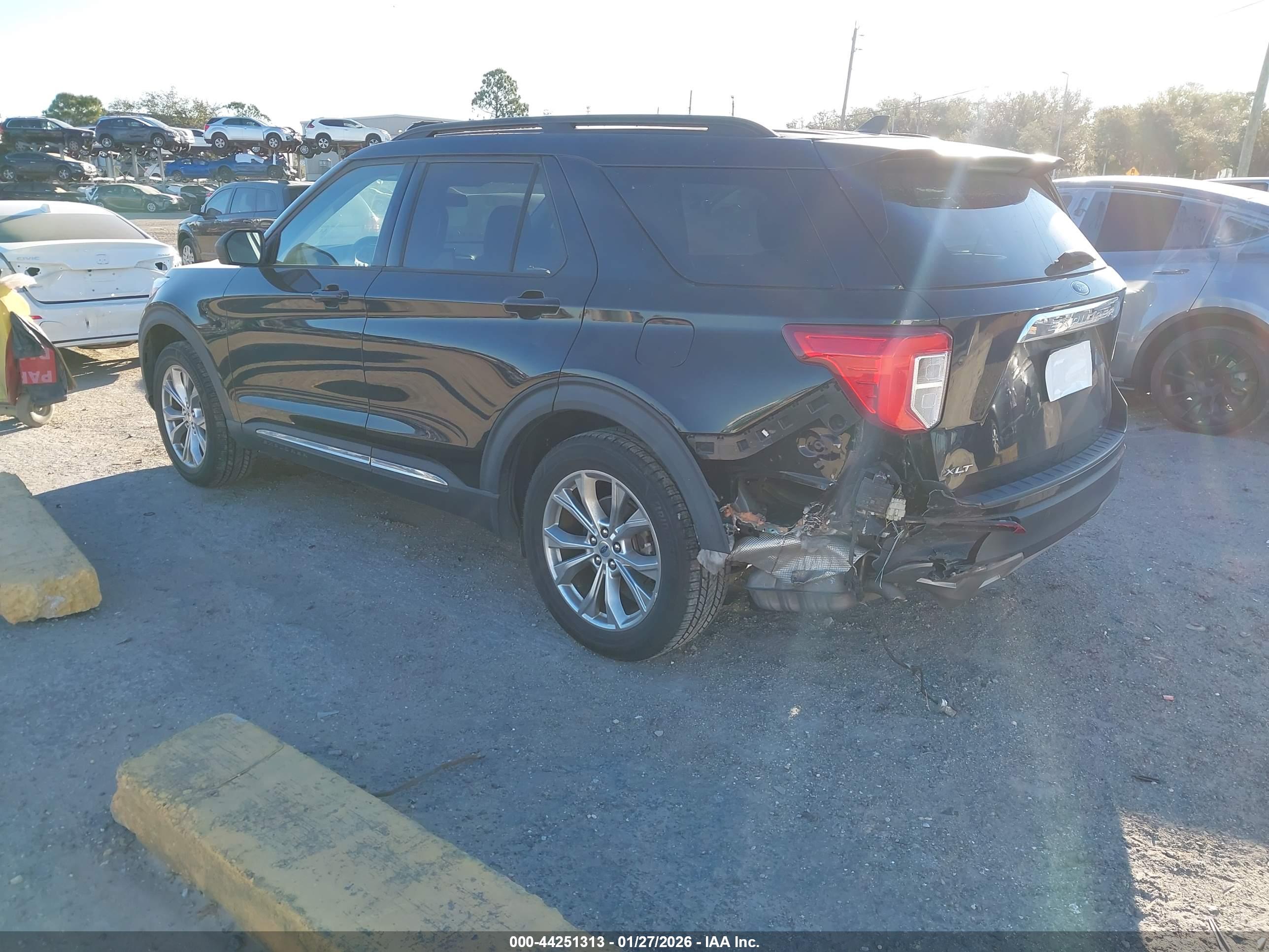FORD EXPLORER image 3
