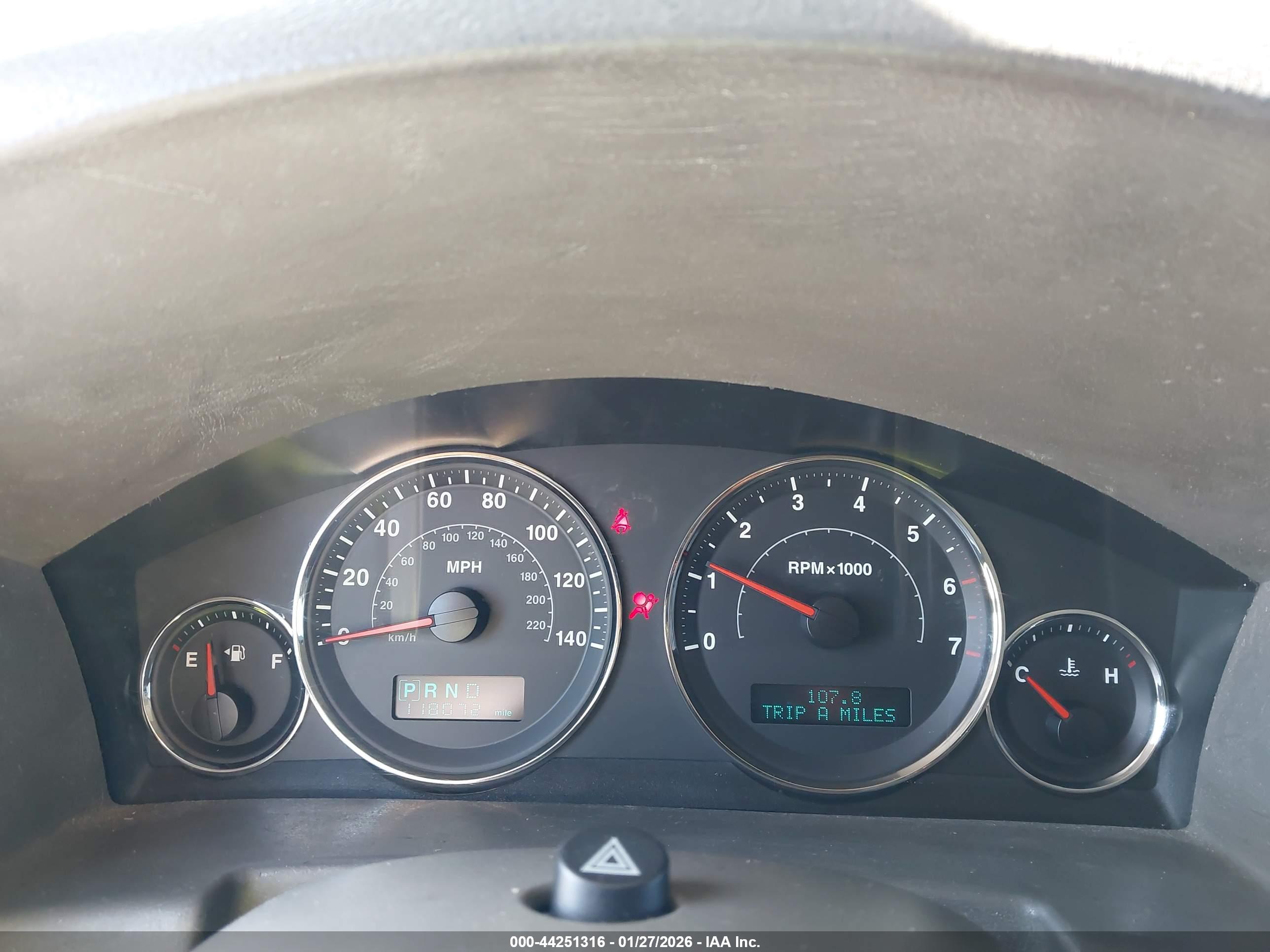 JEEP COMMANDER image 7