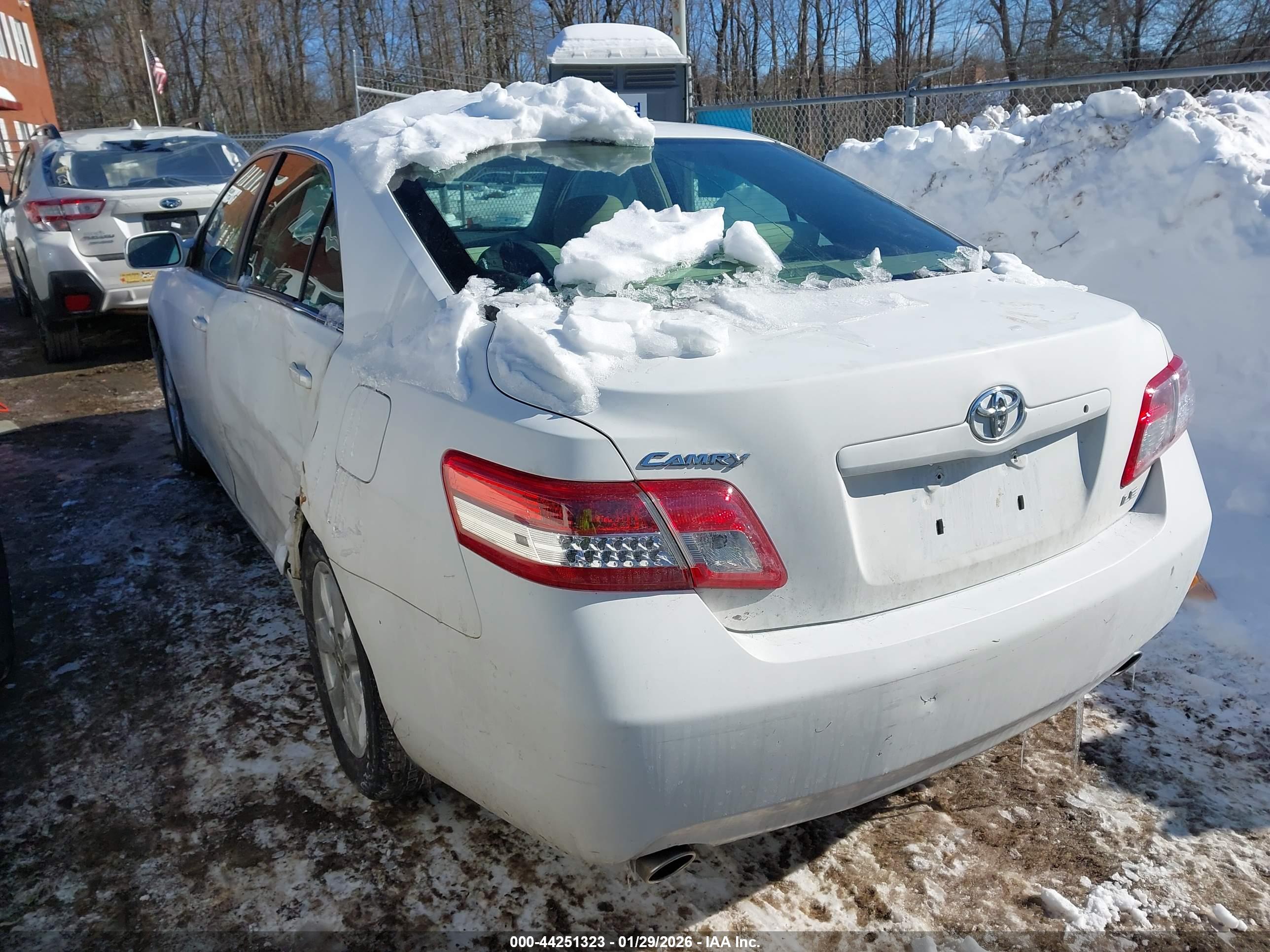 TOYOTA CAMRY image 3
