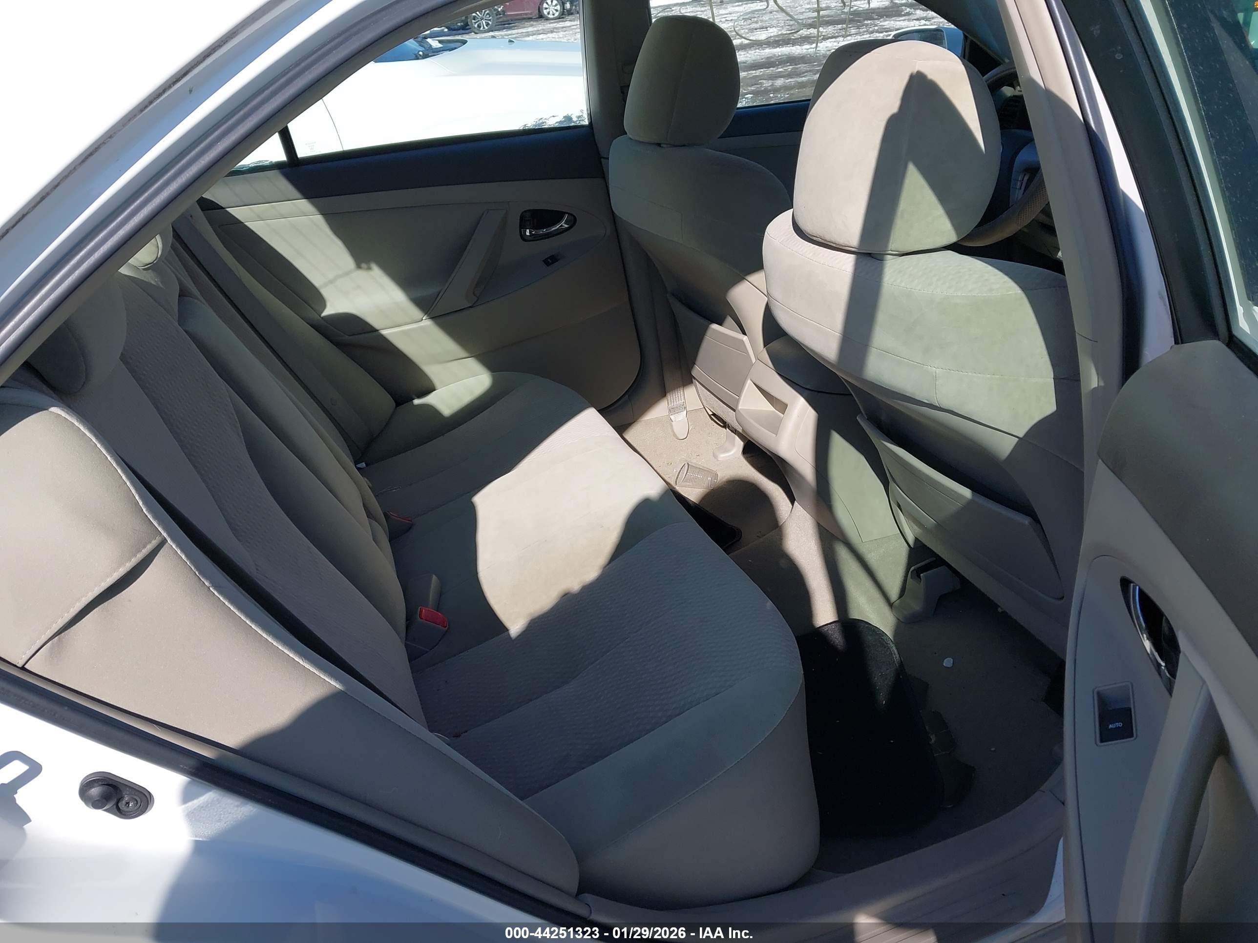 TOYOTA CAMRY image 8