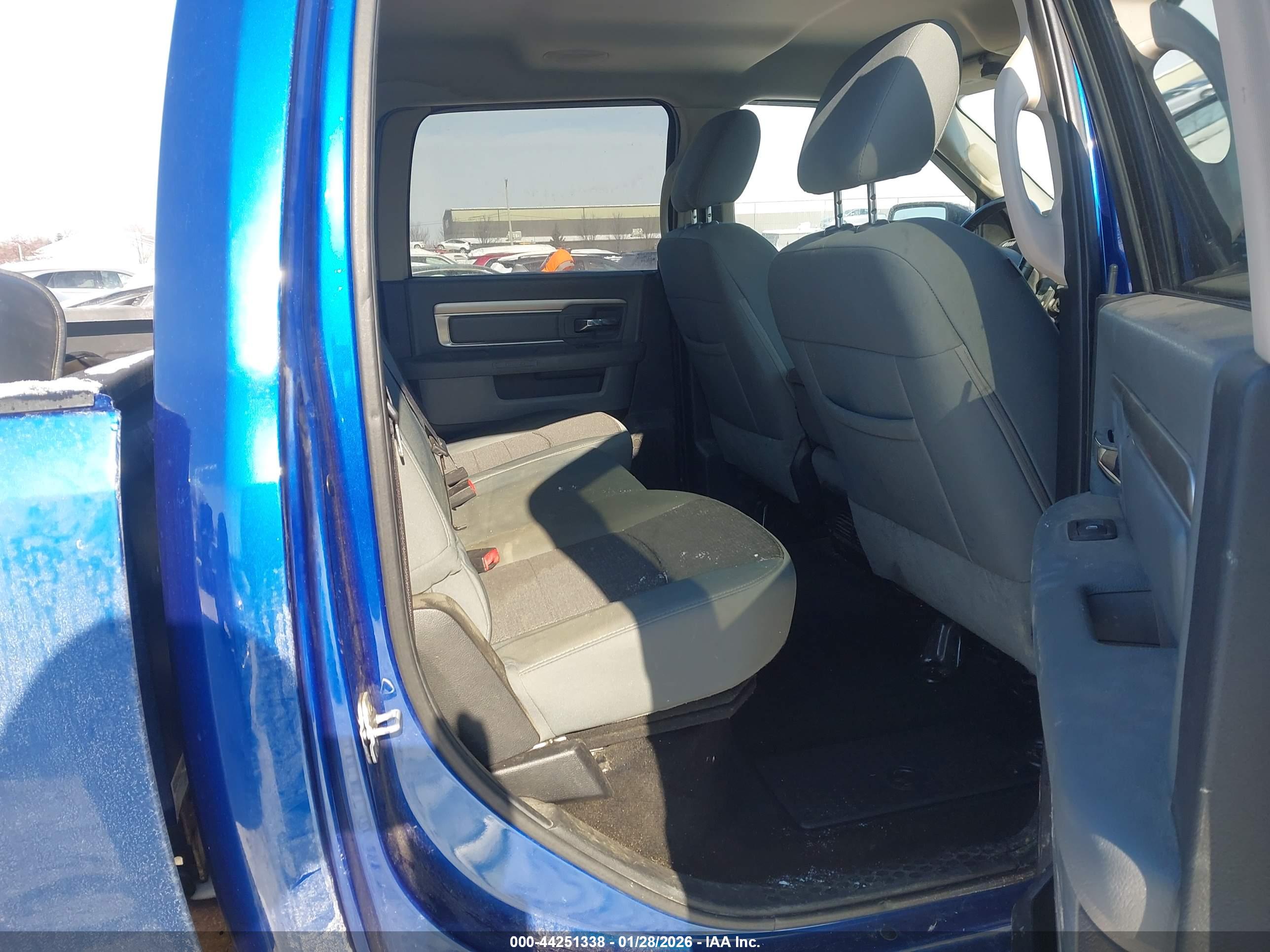 RAM 2500 image 8