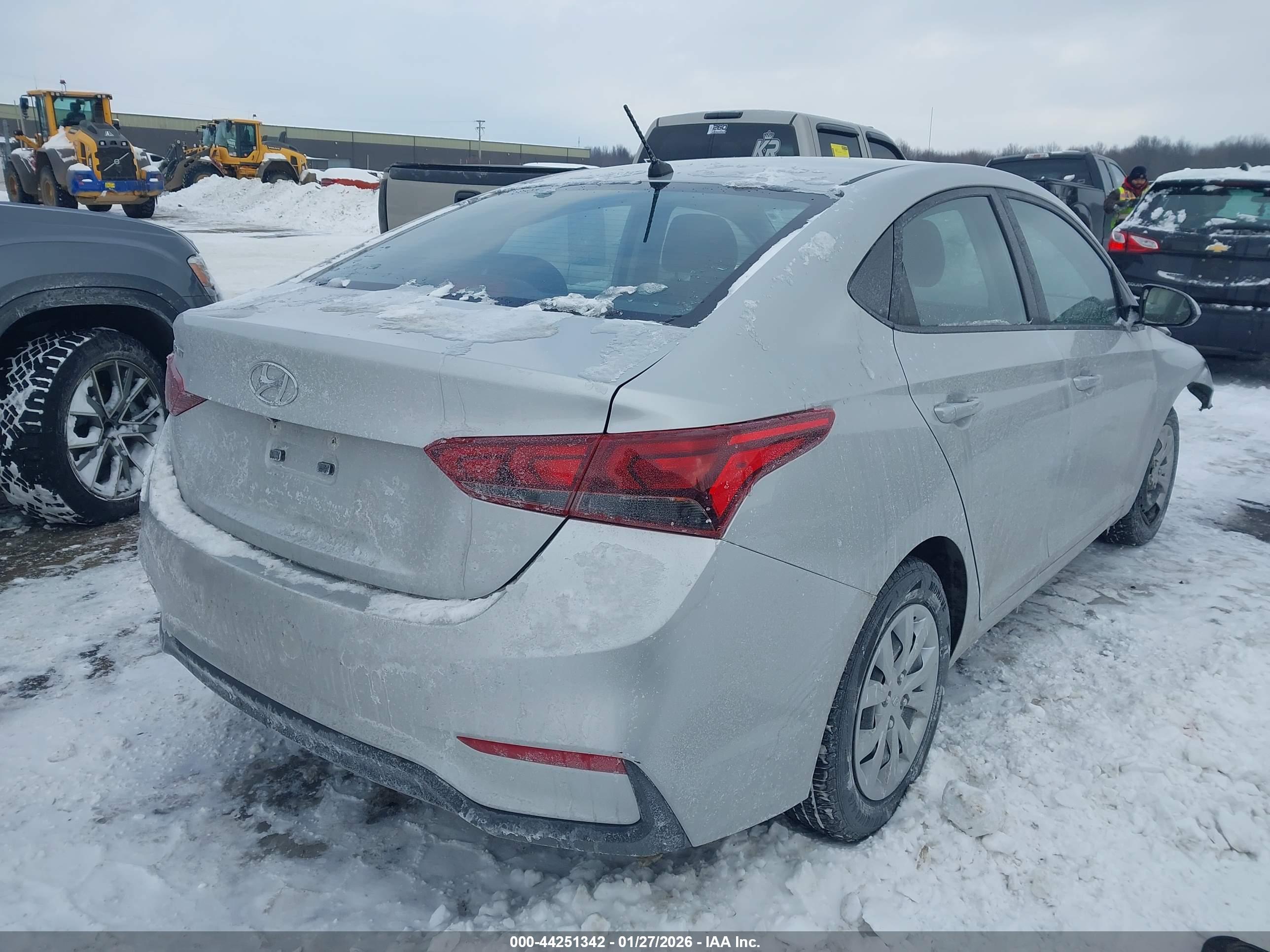 HYUNDAI ACCENT image 4