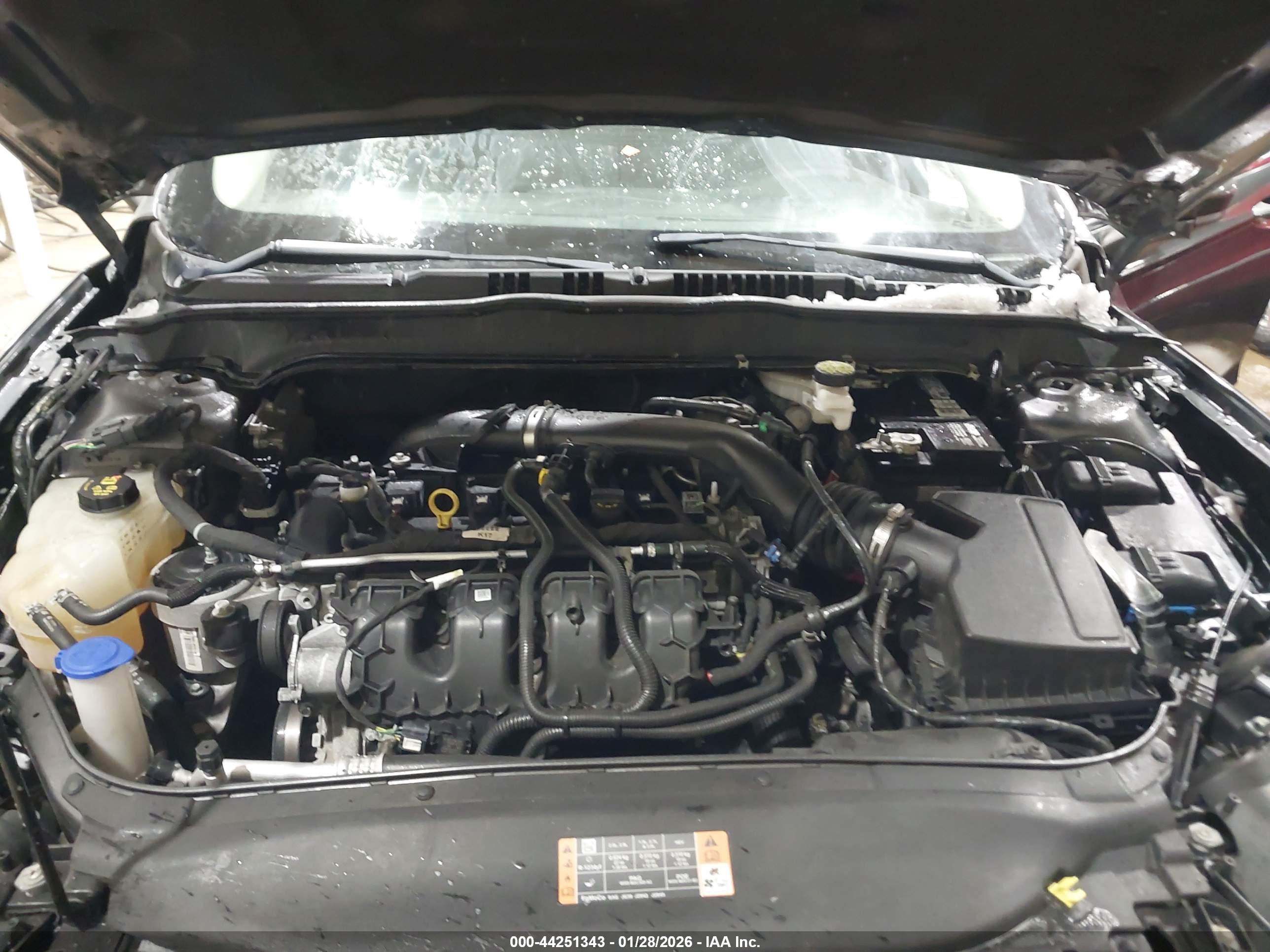 FORD FUSION image 10