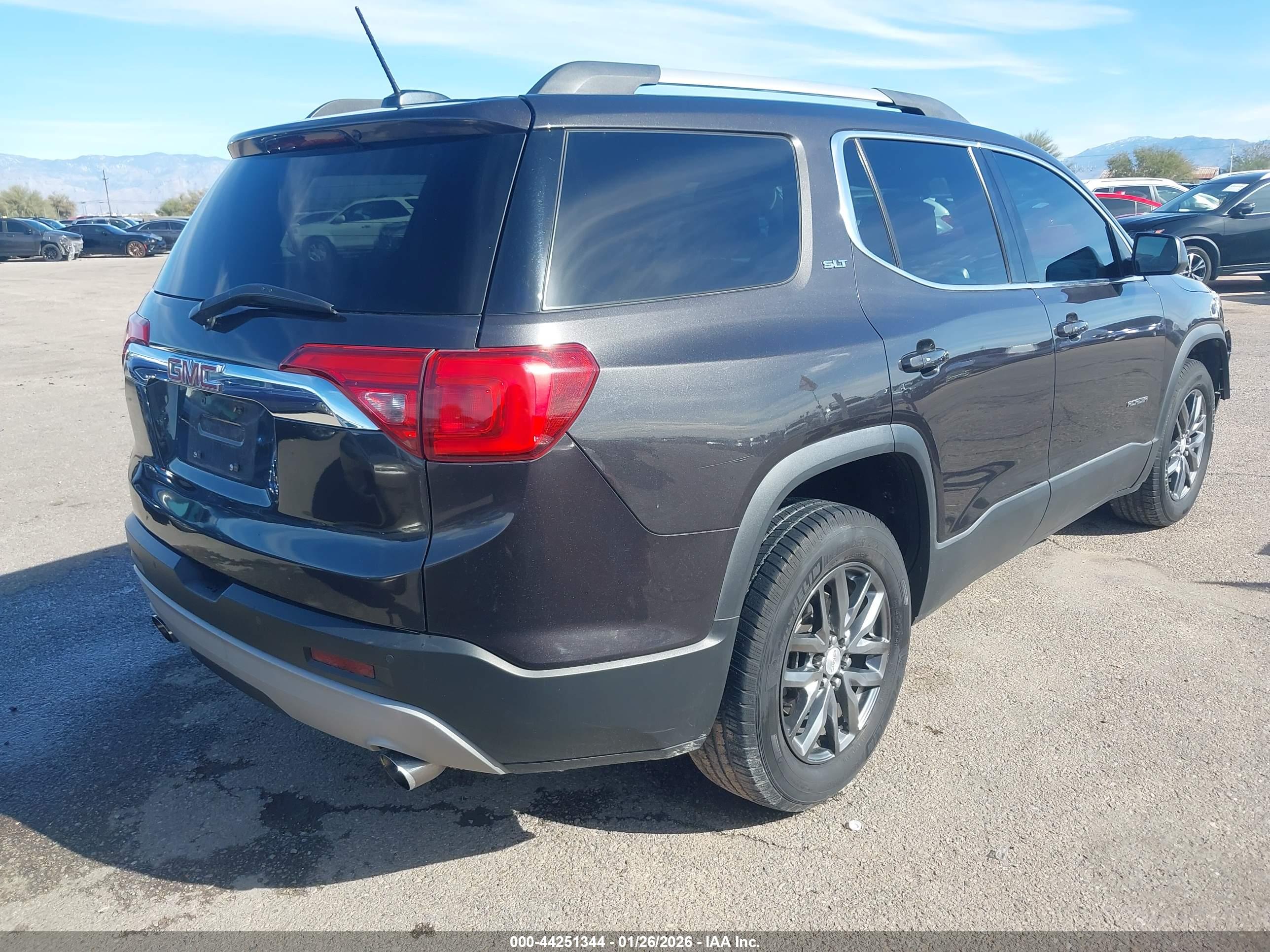 GMC ACADIA image 4