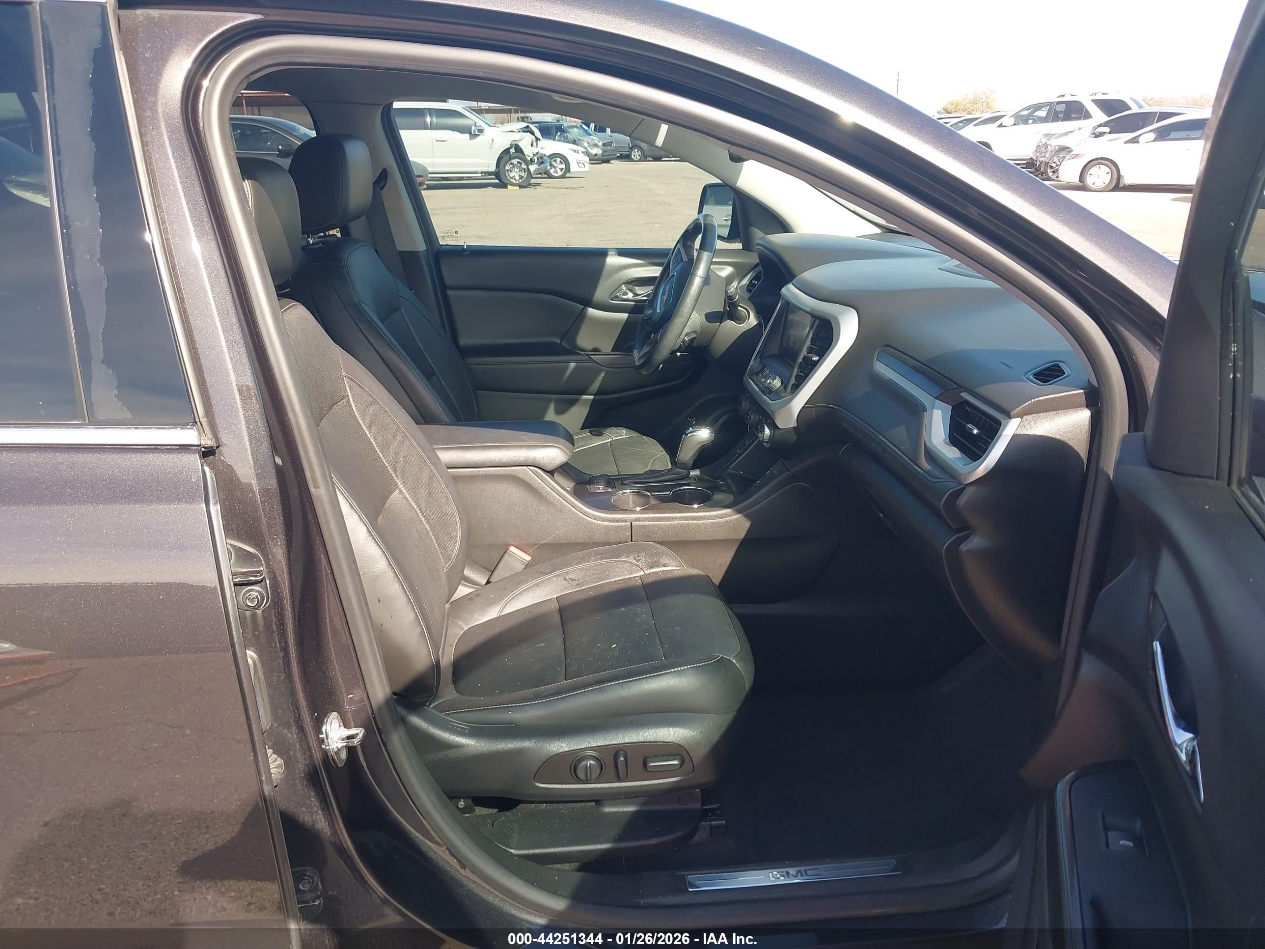 GMC ACADIA image 5