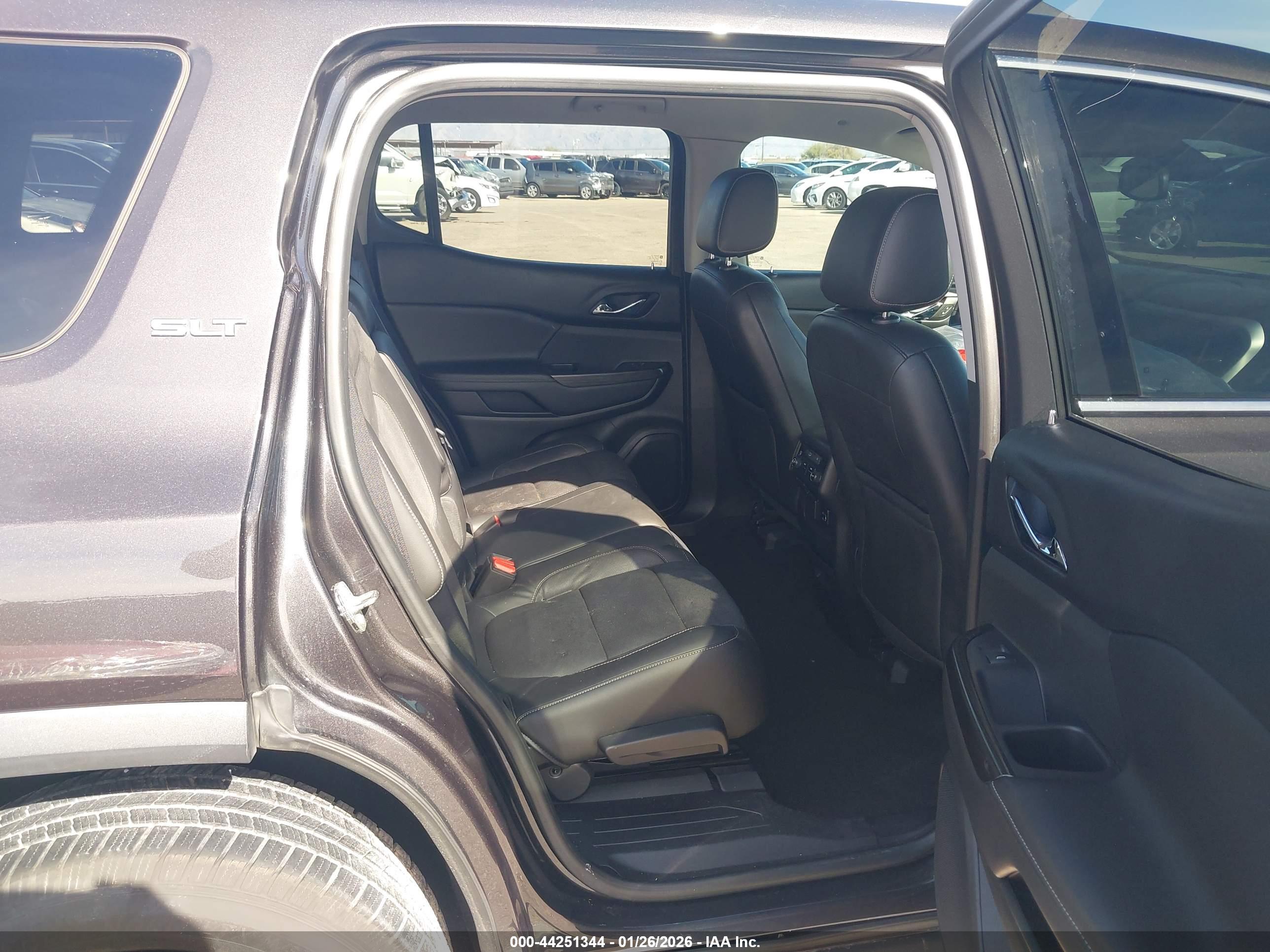 GMC ACADIA image 8