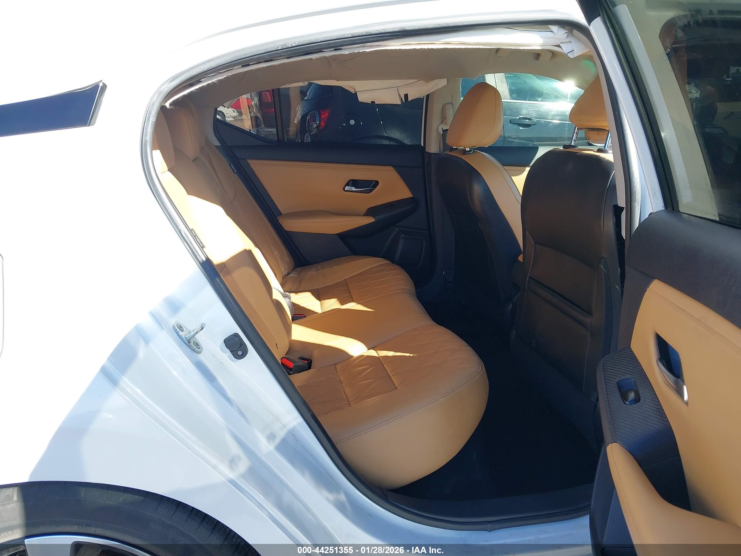 NISSAN SENTRA image 8