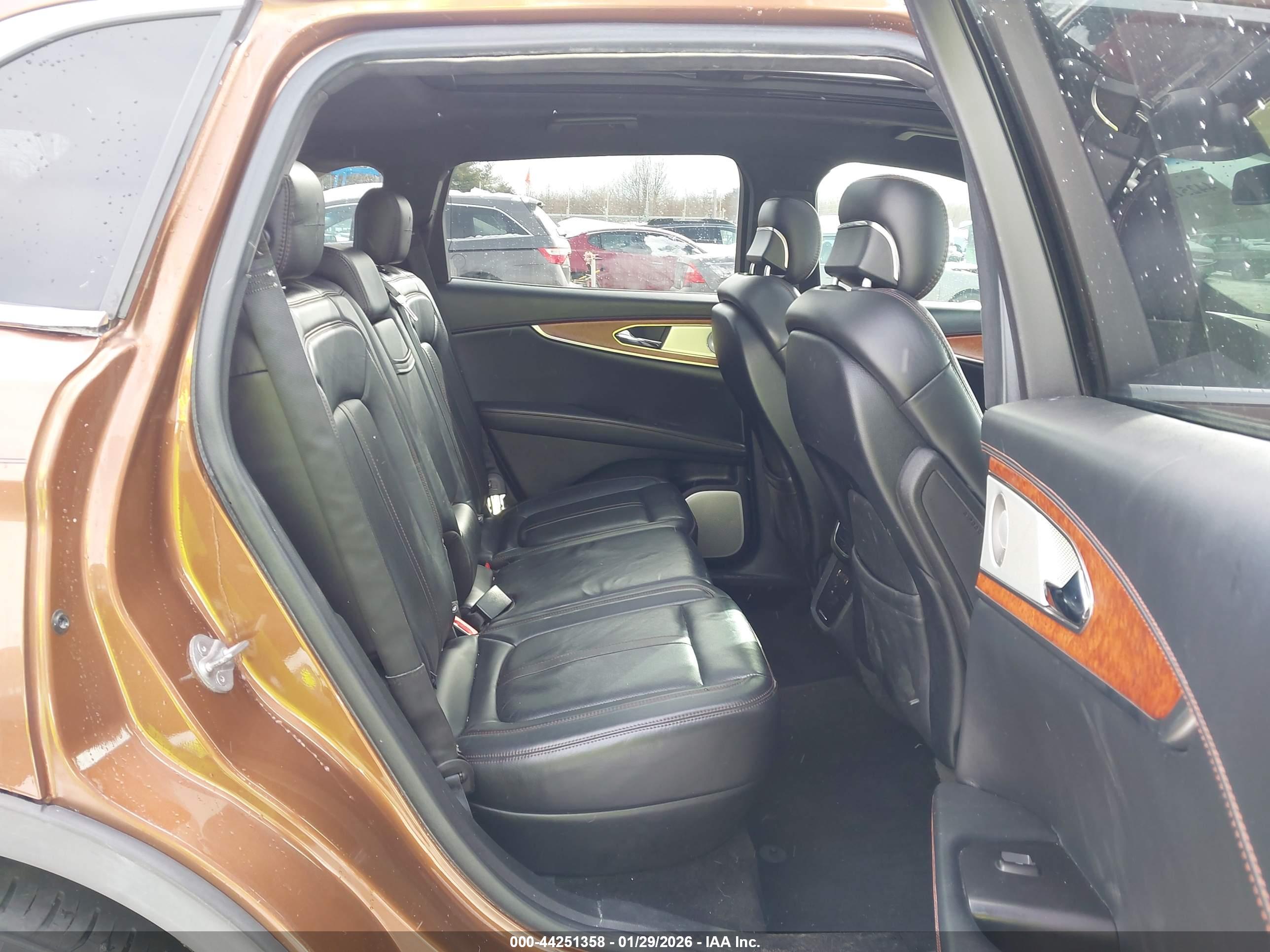 LINCOLN MKX image 8