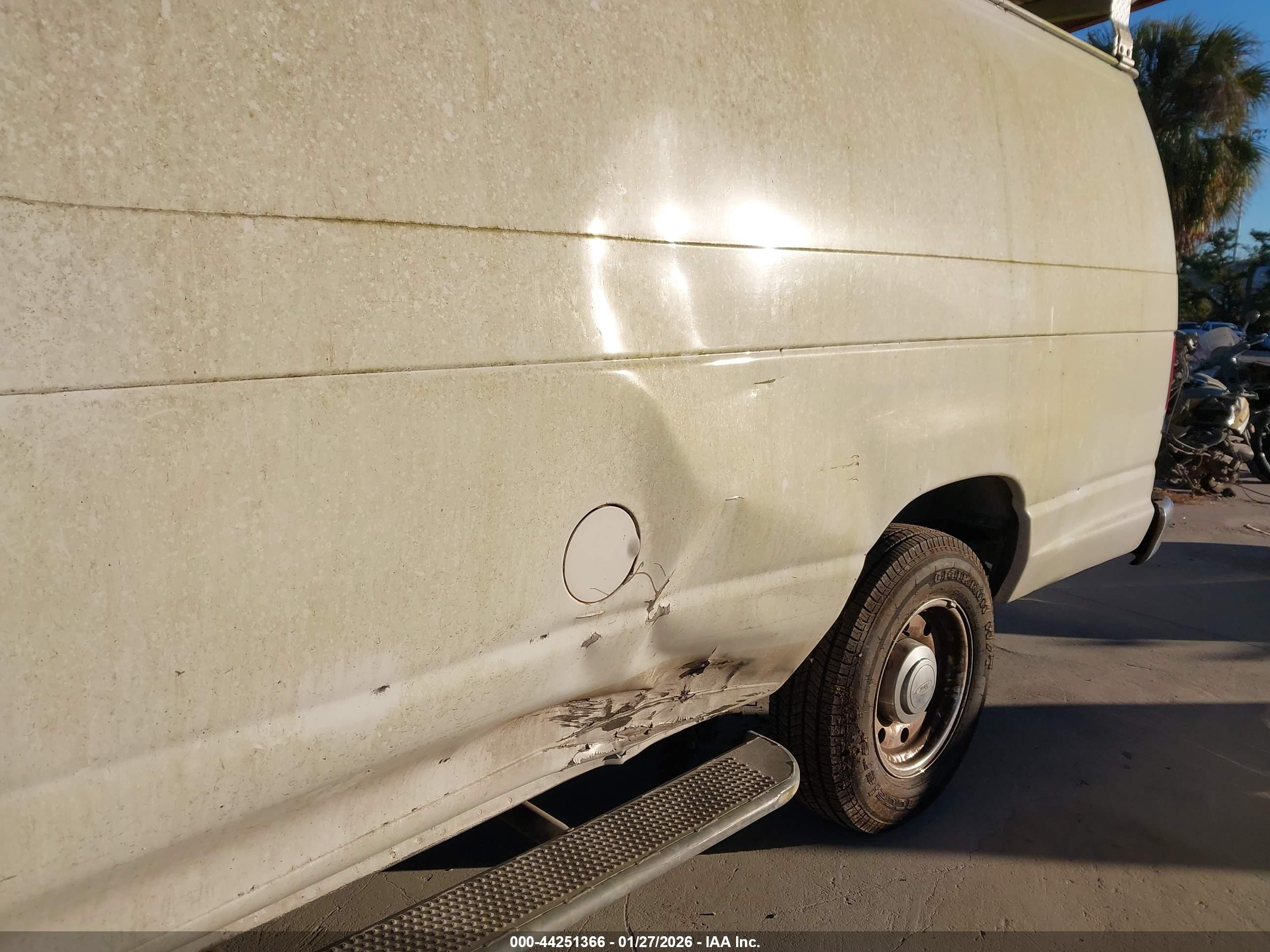 FORD E-250 image 6