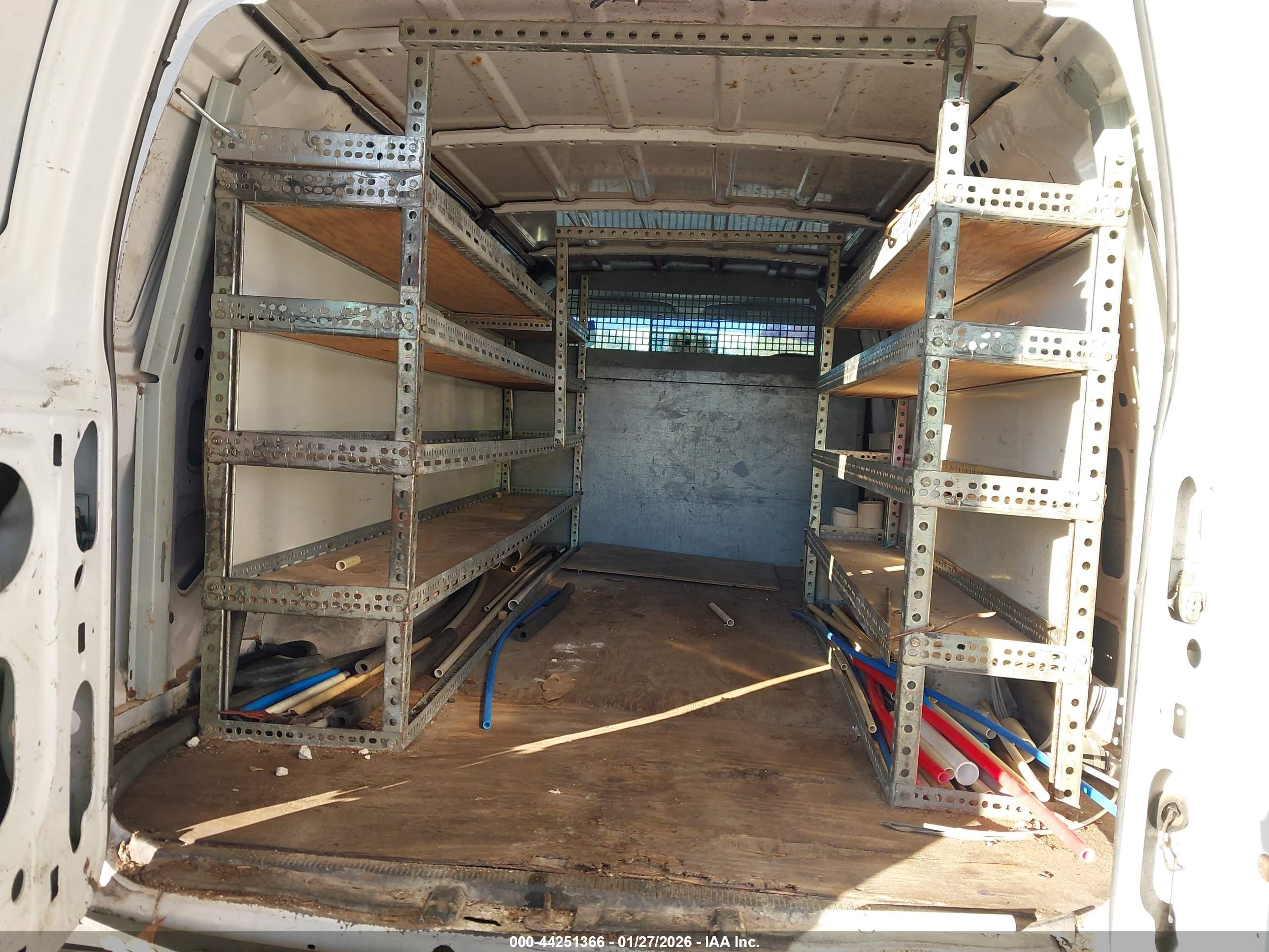 FORD E-250 image 8