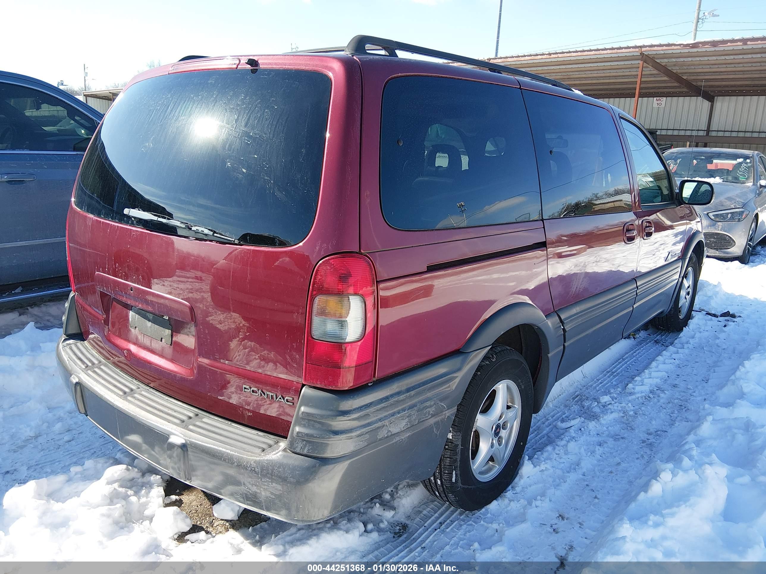 PONTIAC MONTANA image 4