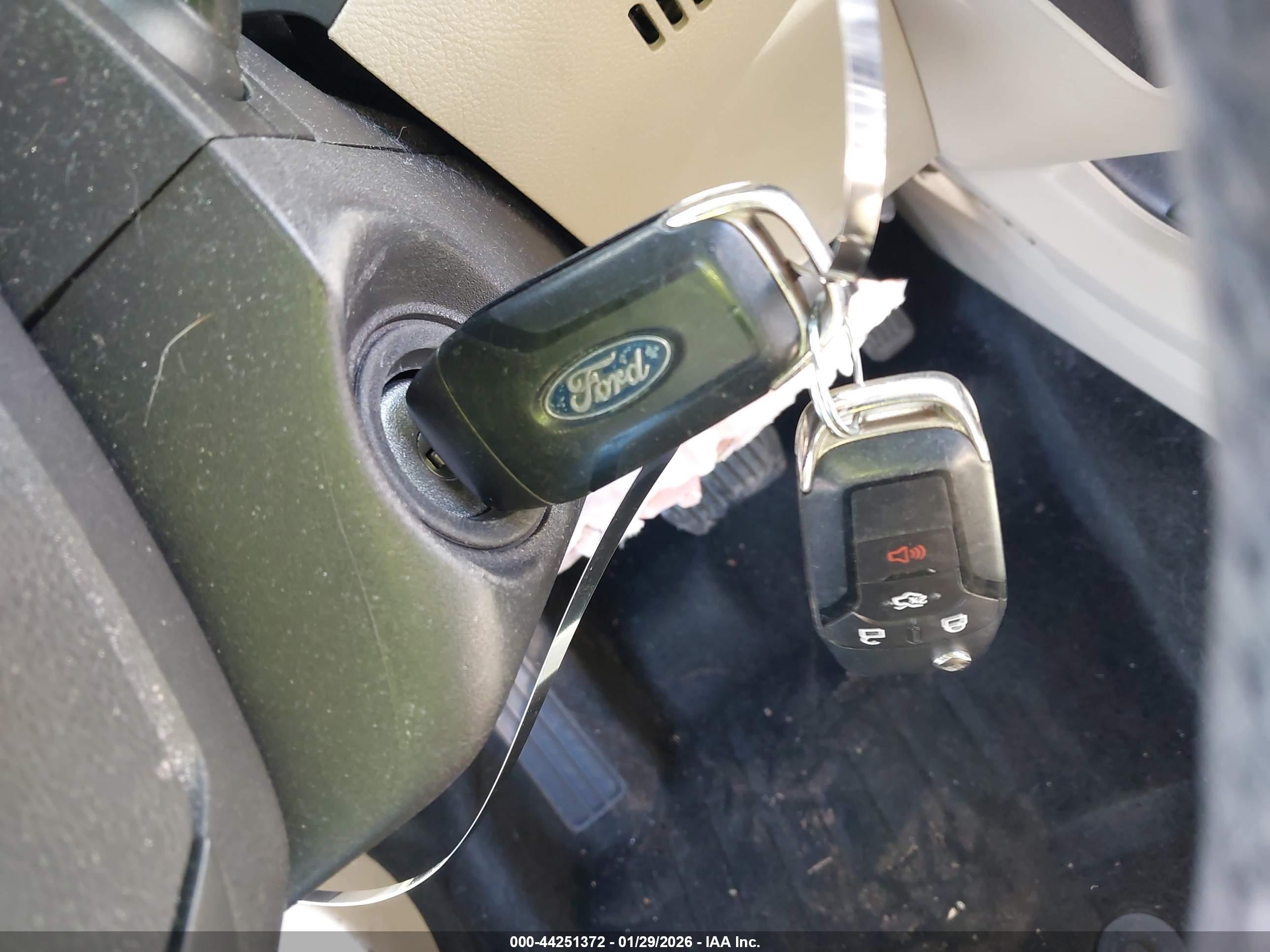 FORD FUSION image 11
