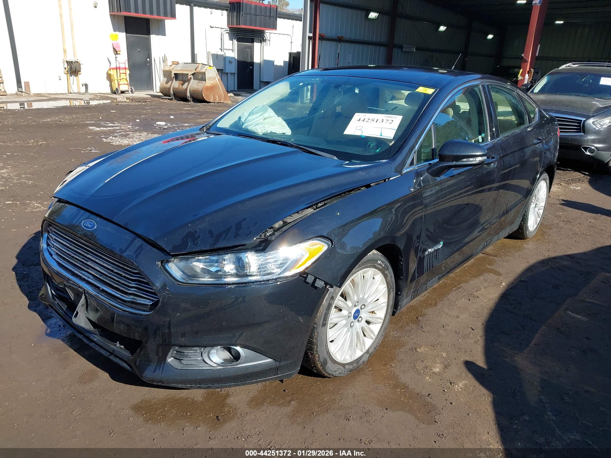 FORD FUSION image 2