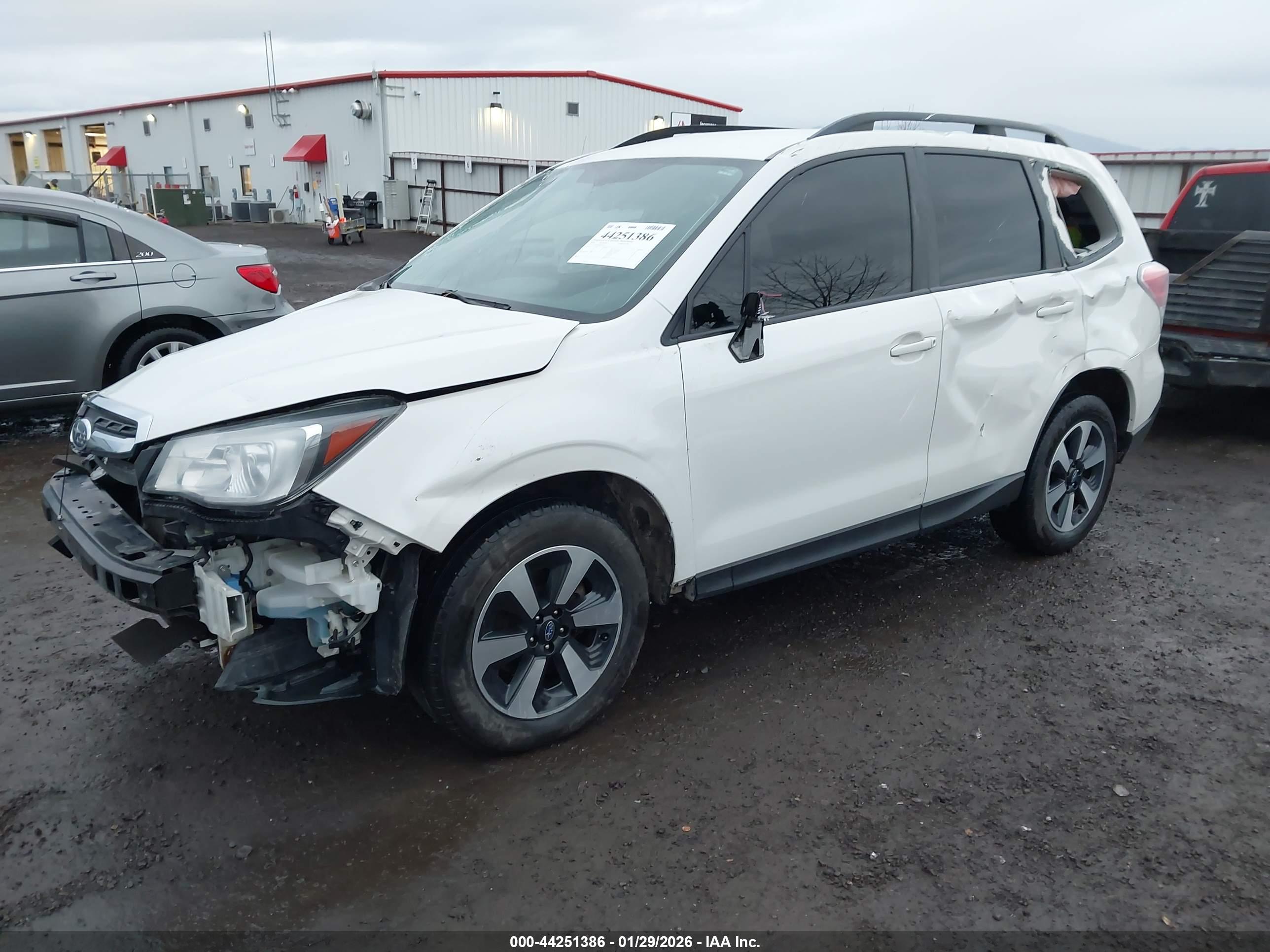 SUBARU FORESTER image 2