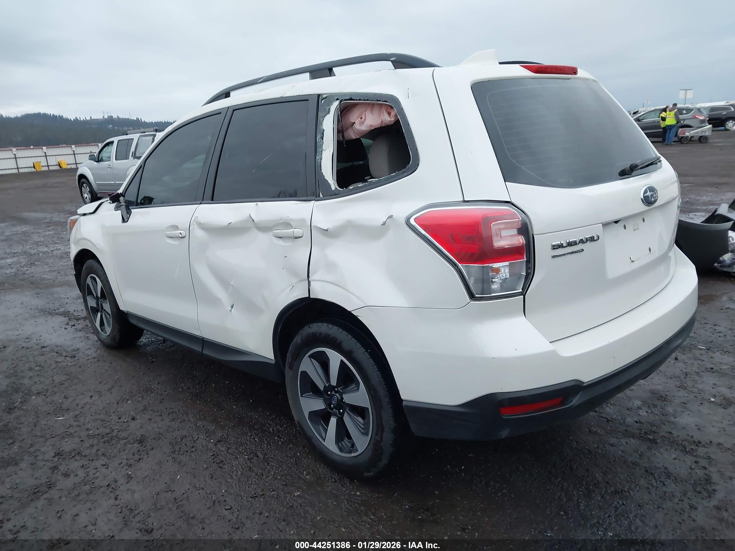 SUBARU FORESTER image 3