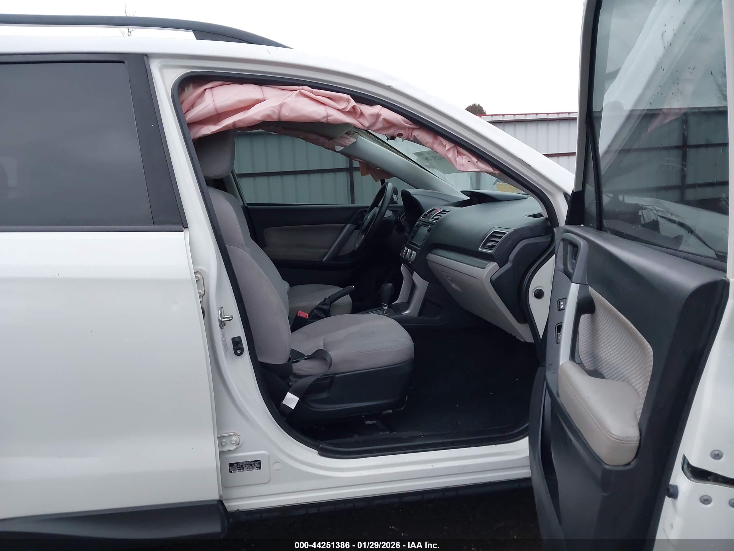 SUBARU FORESTER image 5