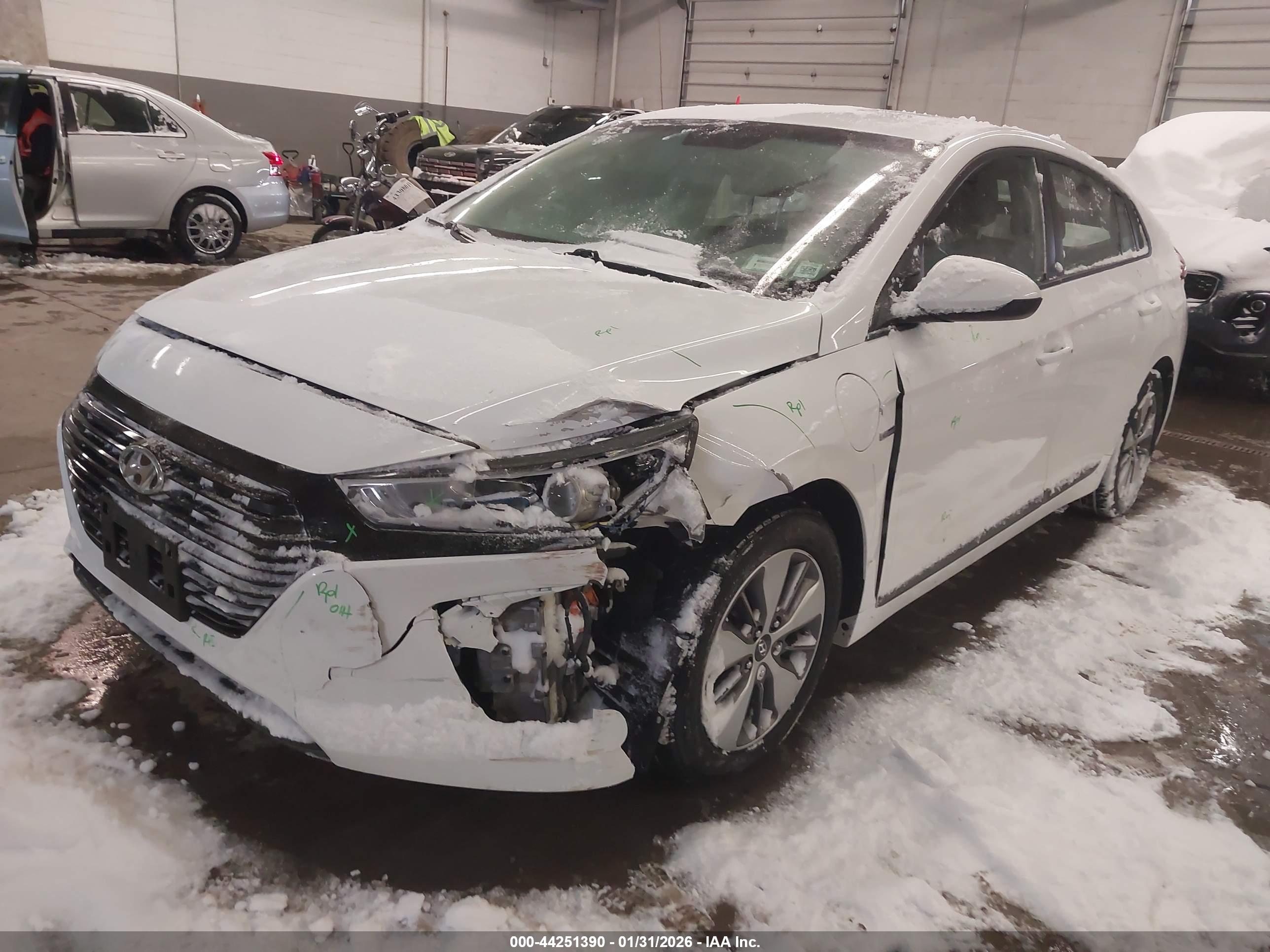 HYUNDAI IONIQ image 2
