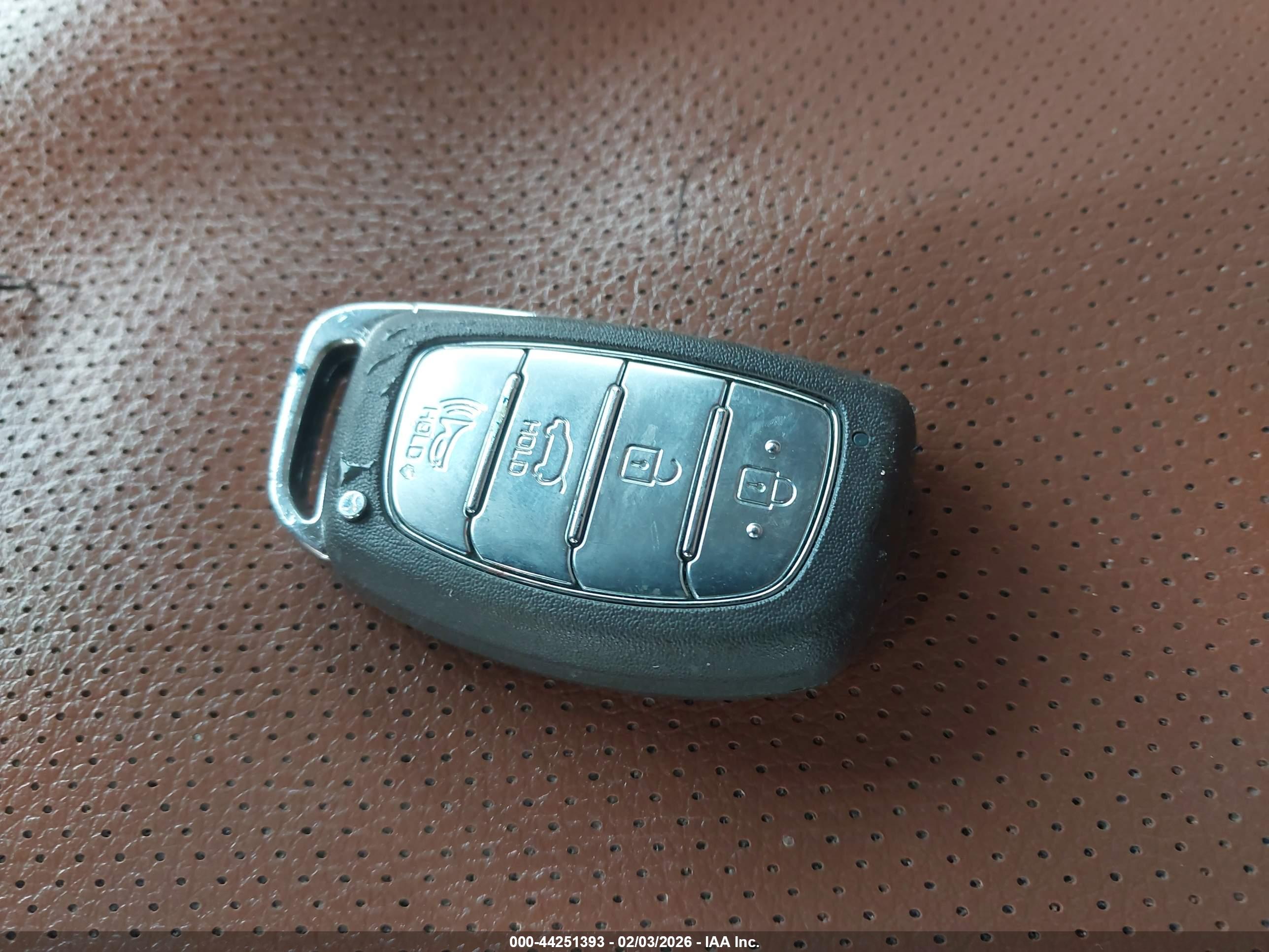 HYUNDAI TUCSON image 11