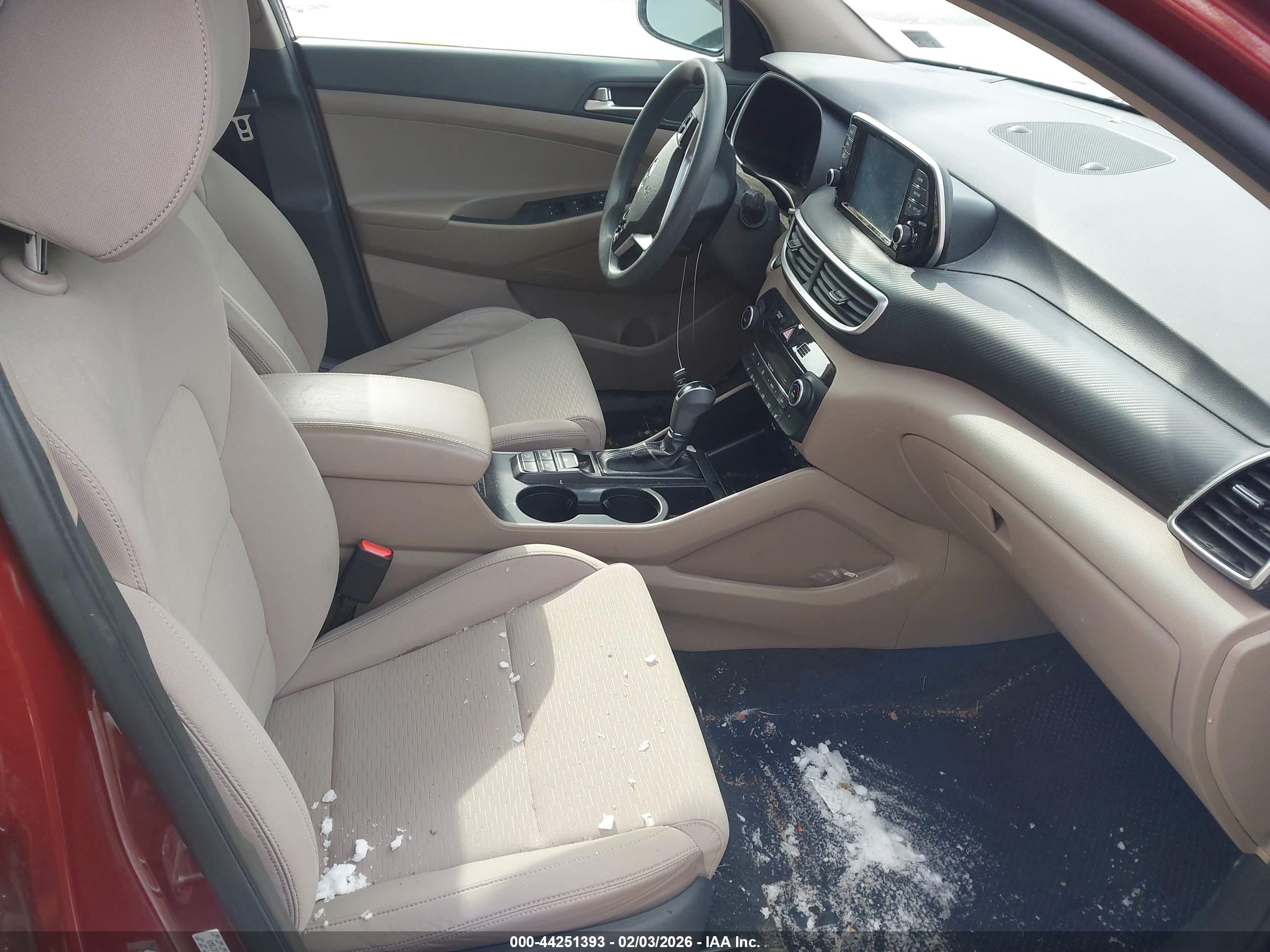 HYUNDAI TUCSON image 5