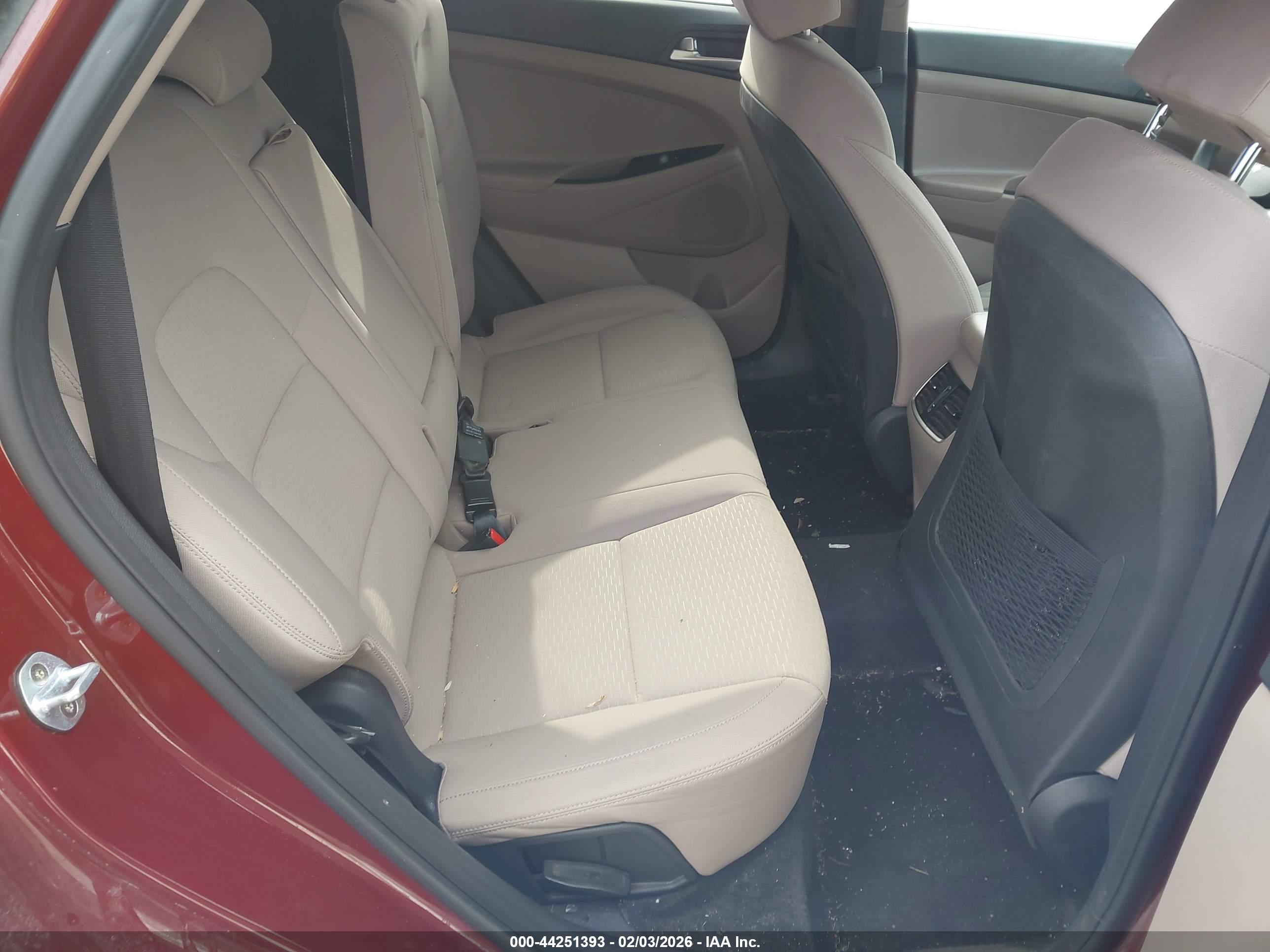HYUNDAI TUCSON image 8