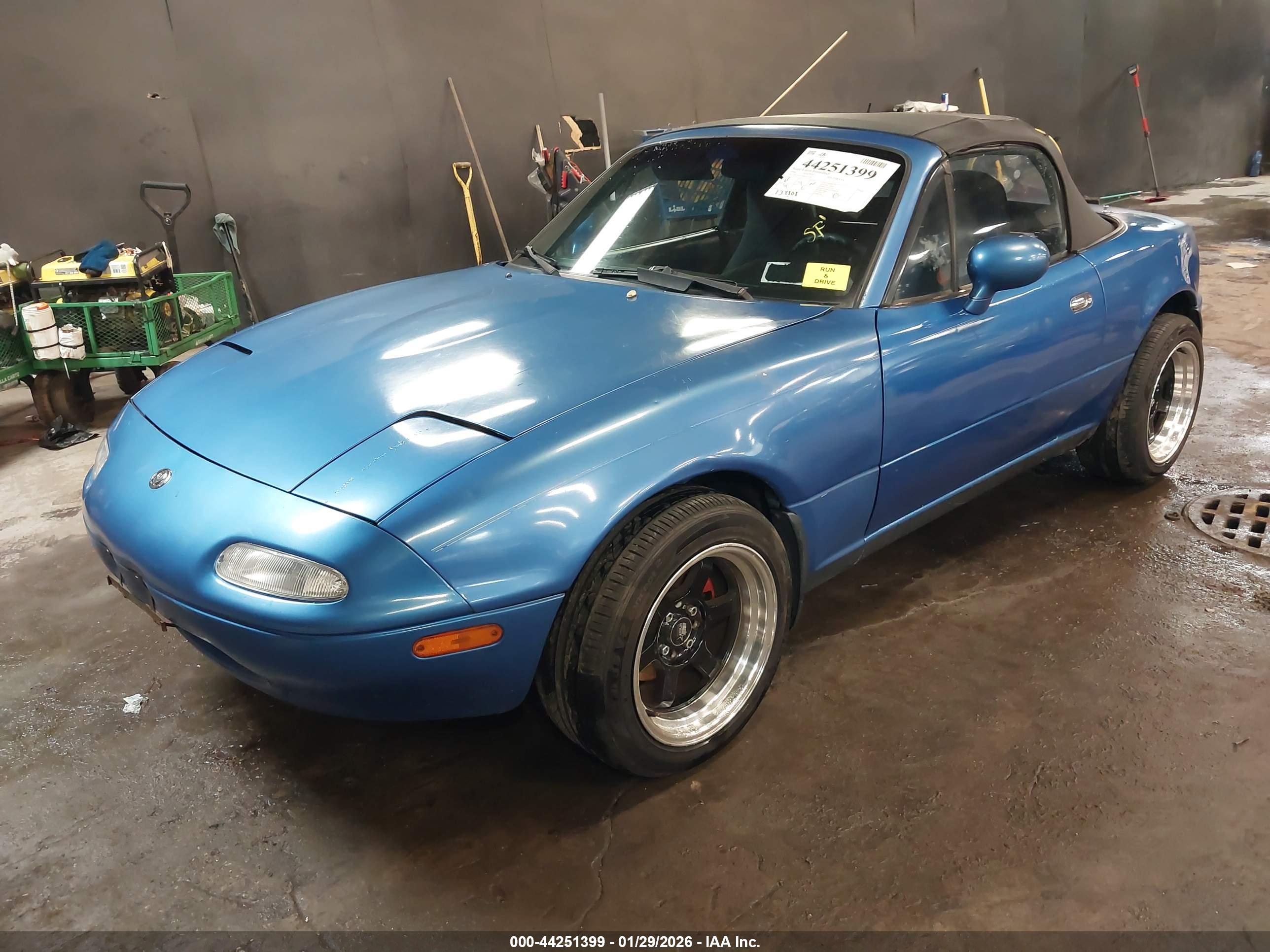 MAZDA MX-5 image 2
