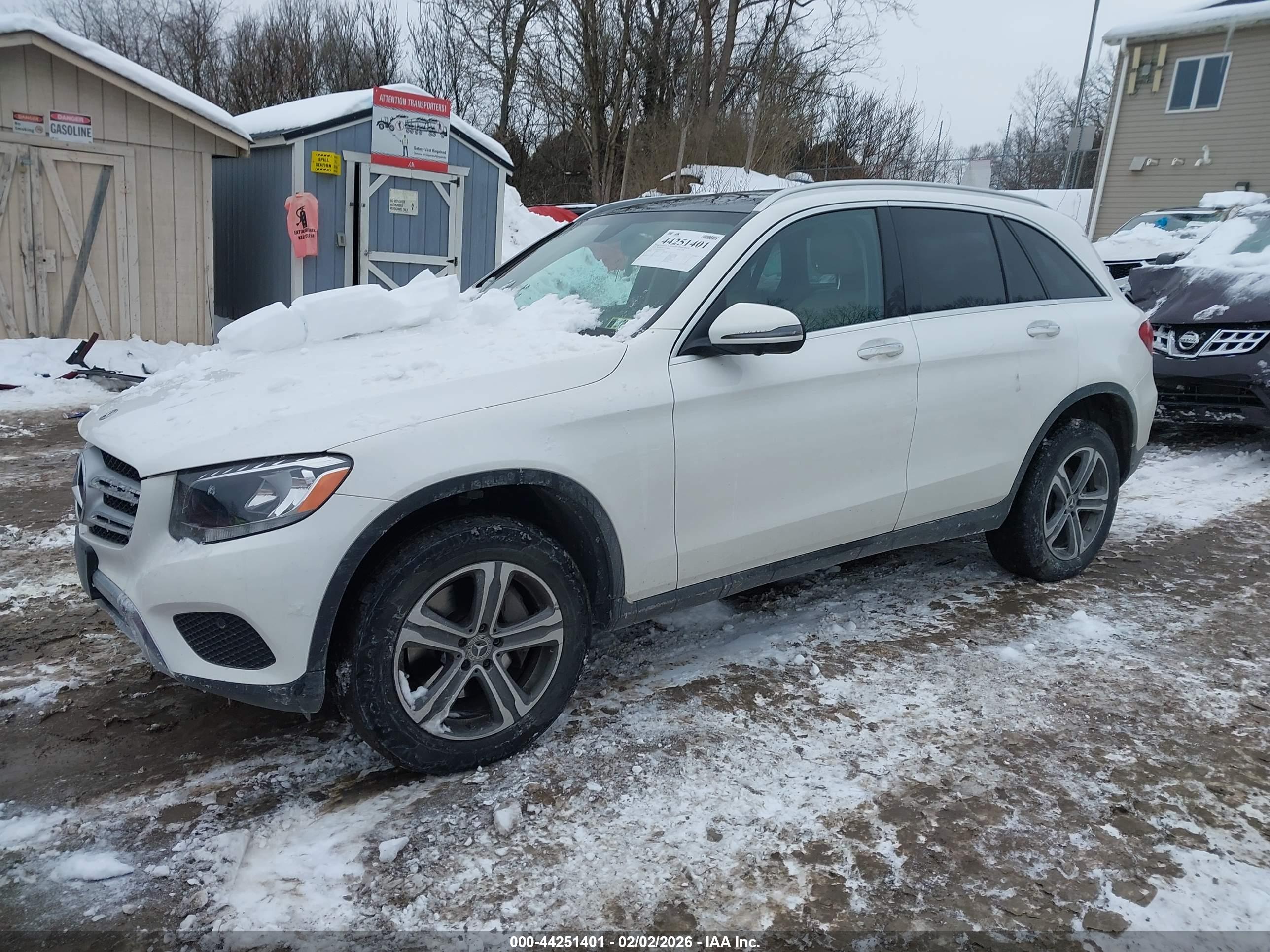 MERCEDES-BENZ GLC image 2