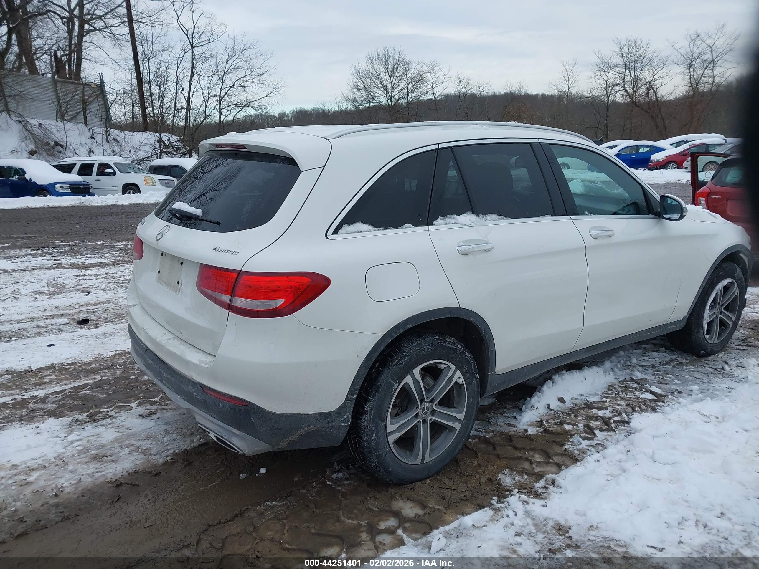 MERCEDES-BENZ GLC image 4