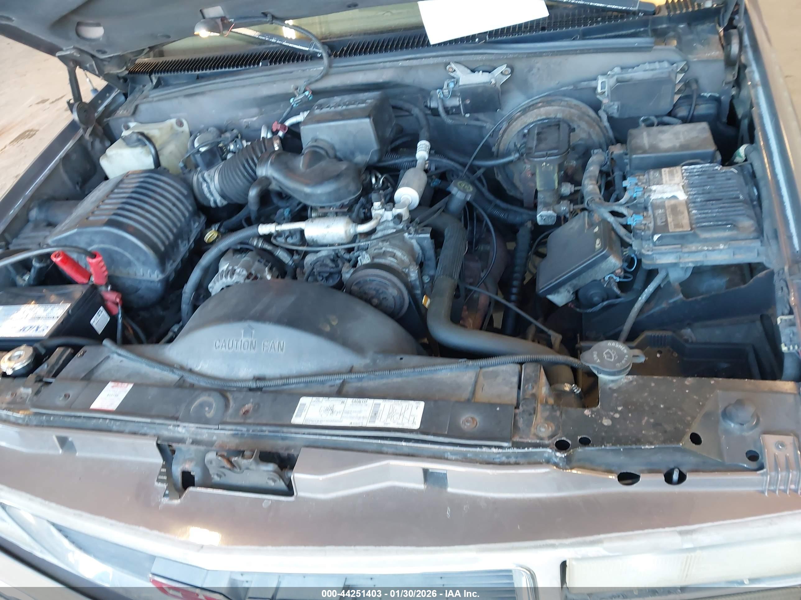 GMC SUBURBAN image 10
