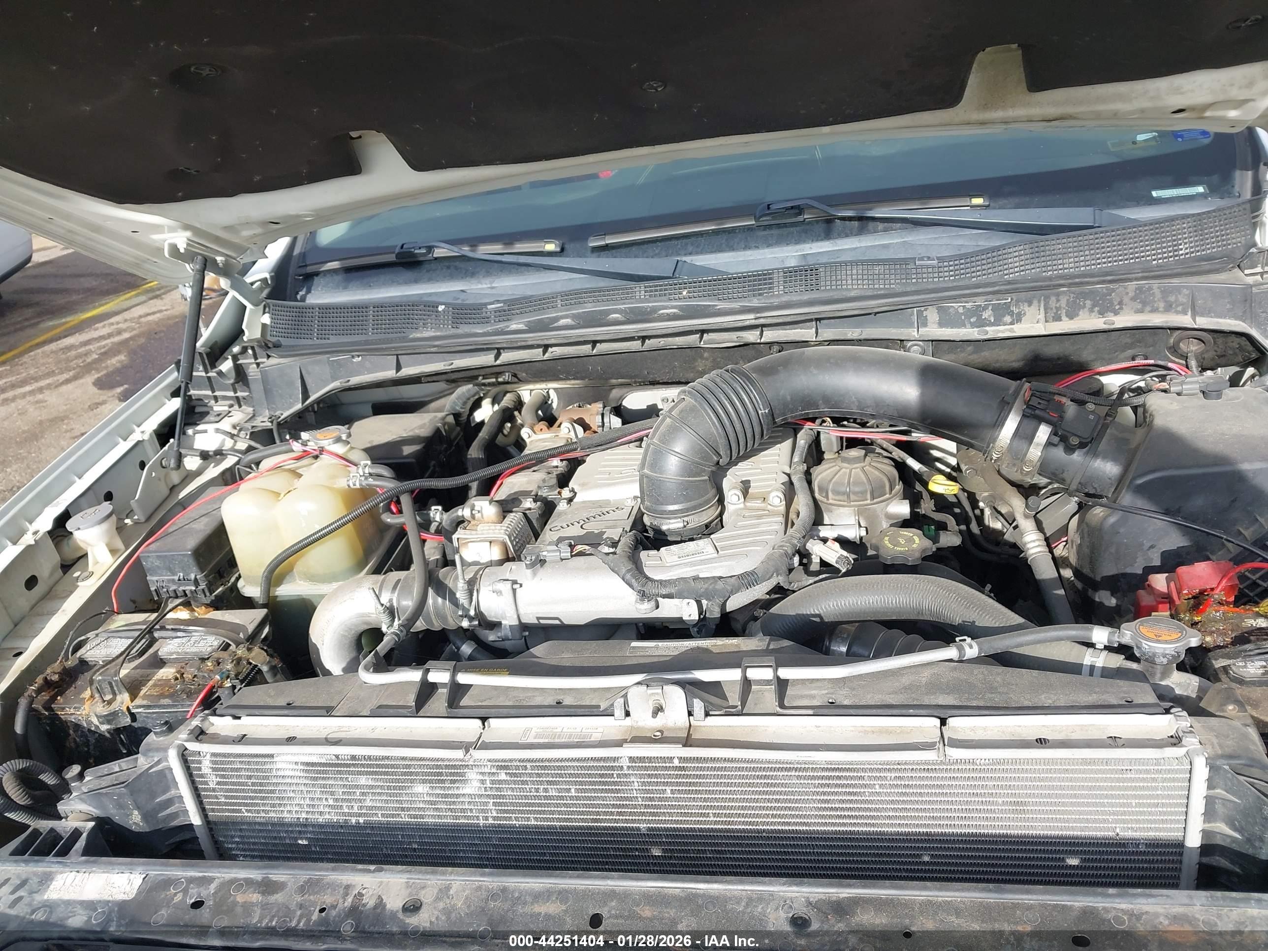 NISSAN TITAN image 10