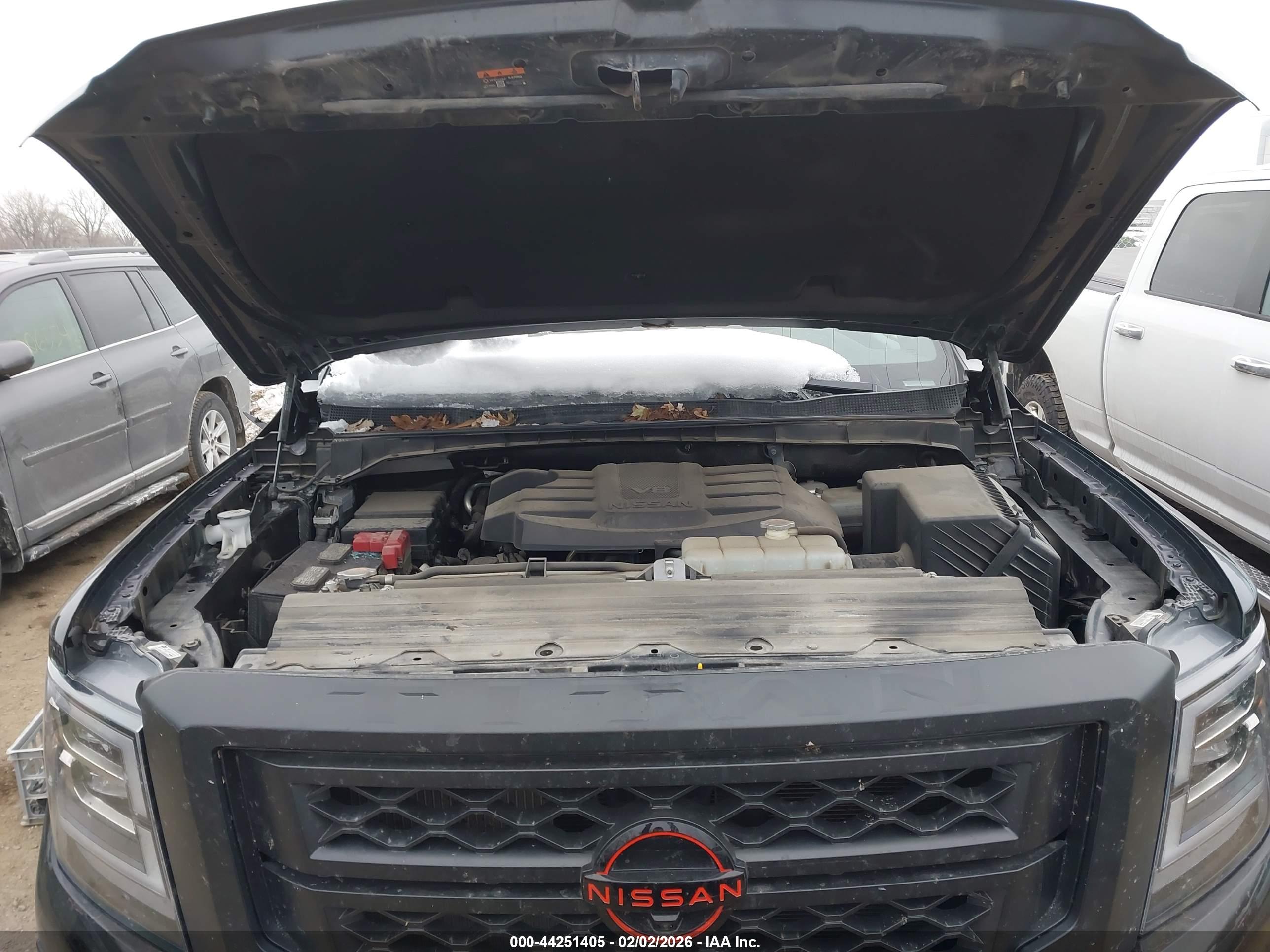 NISSAN TITAN image 10