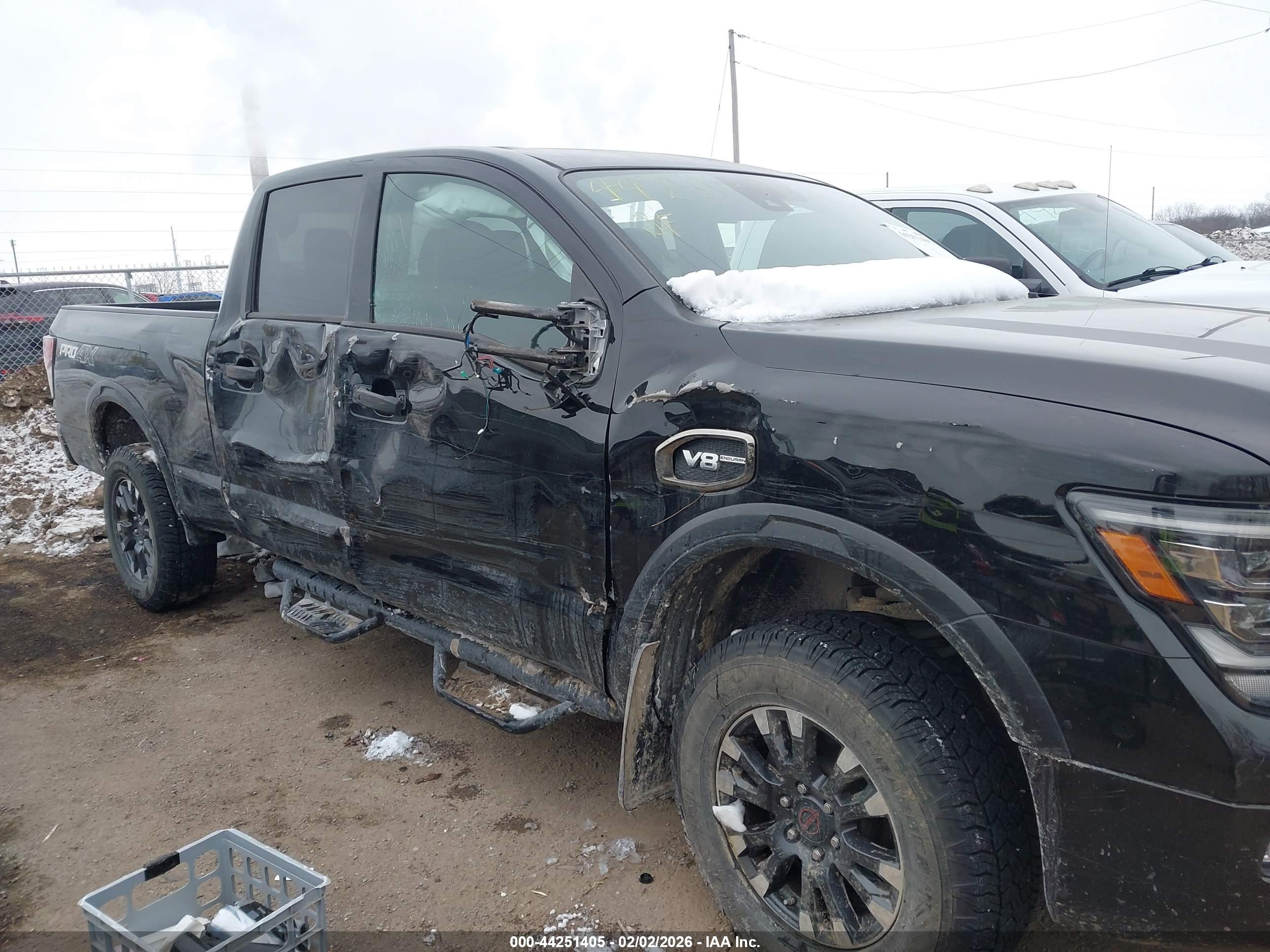 NISSAN TITAN image 6
