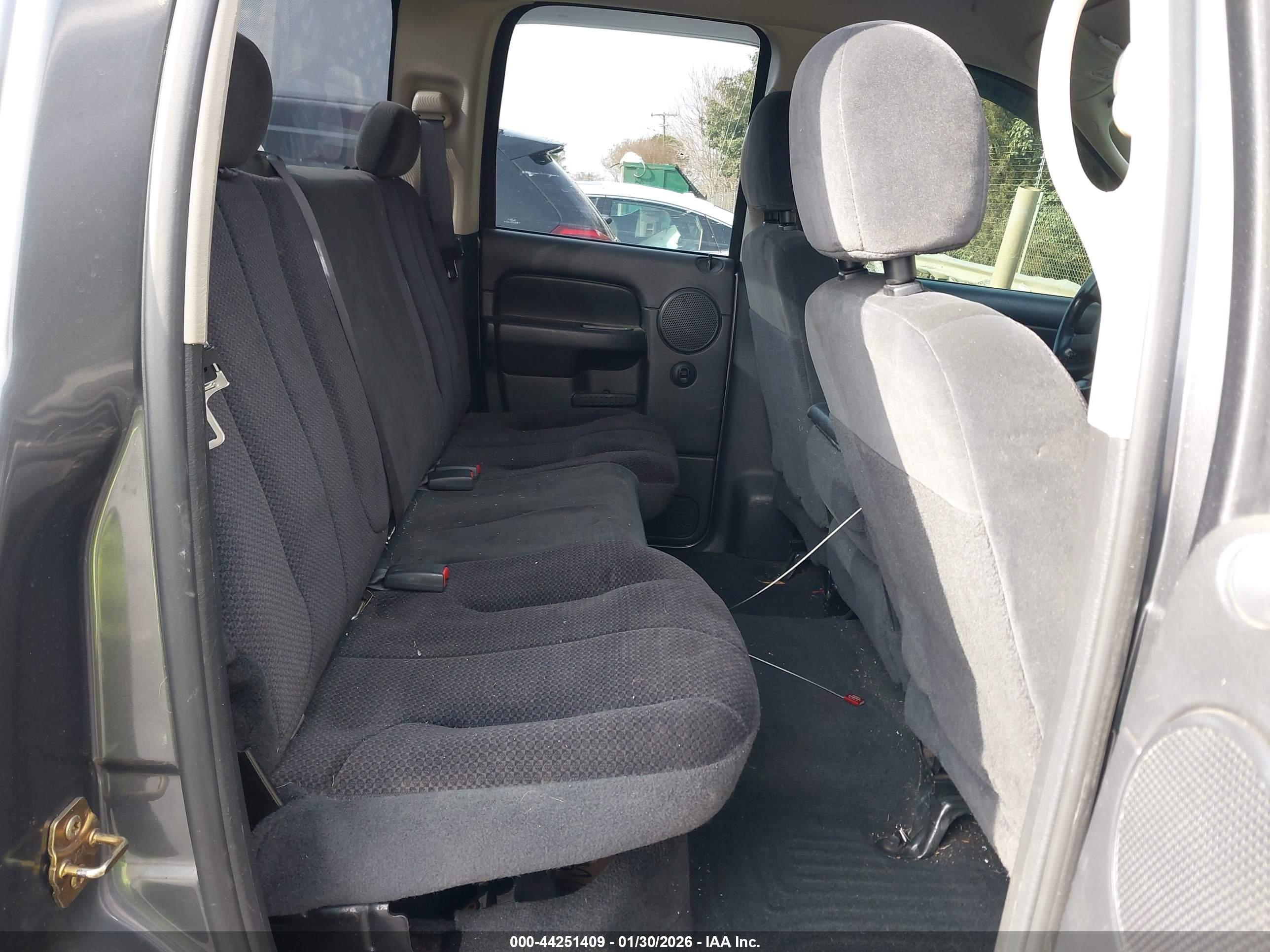 DODGE RAM image 8