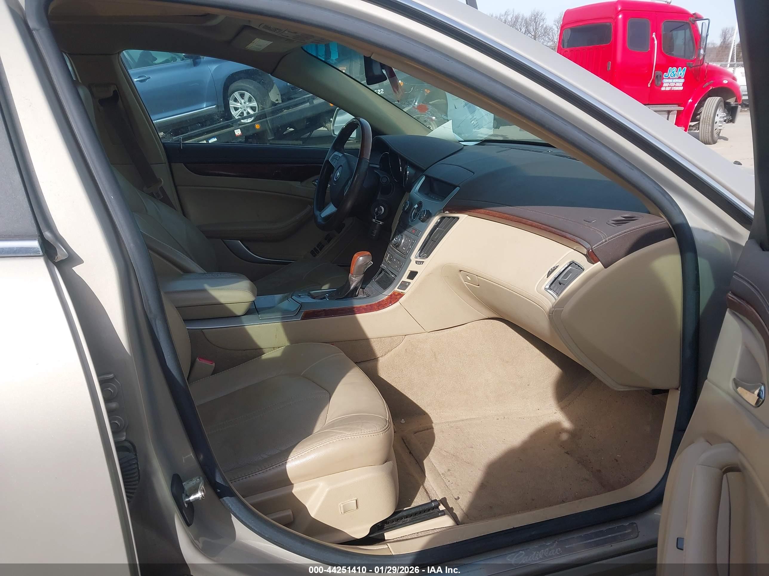 CADILLAC CTS image 5