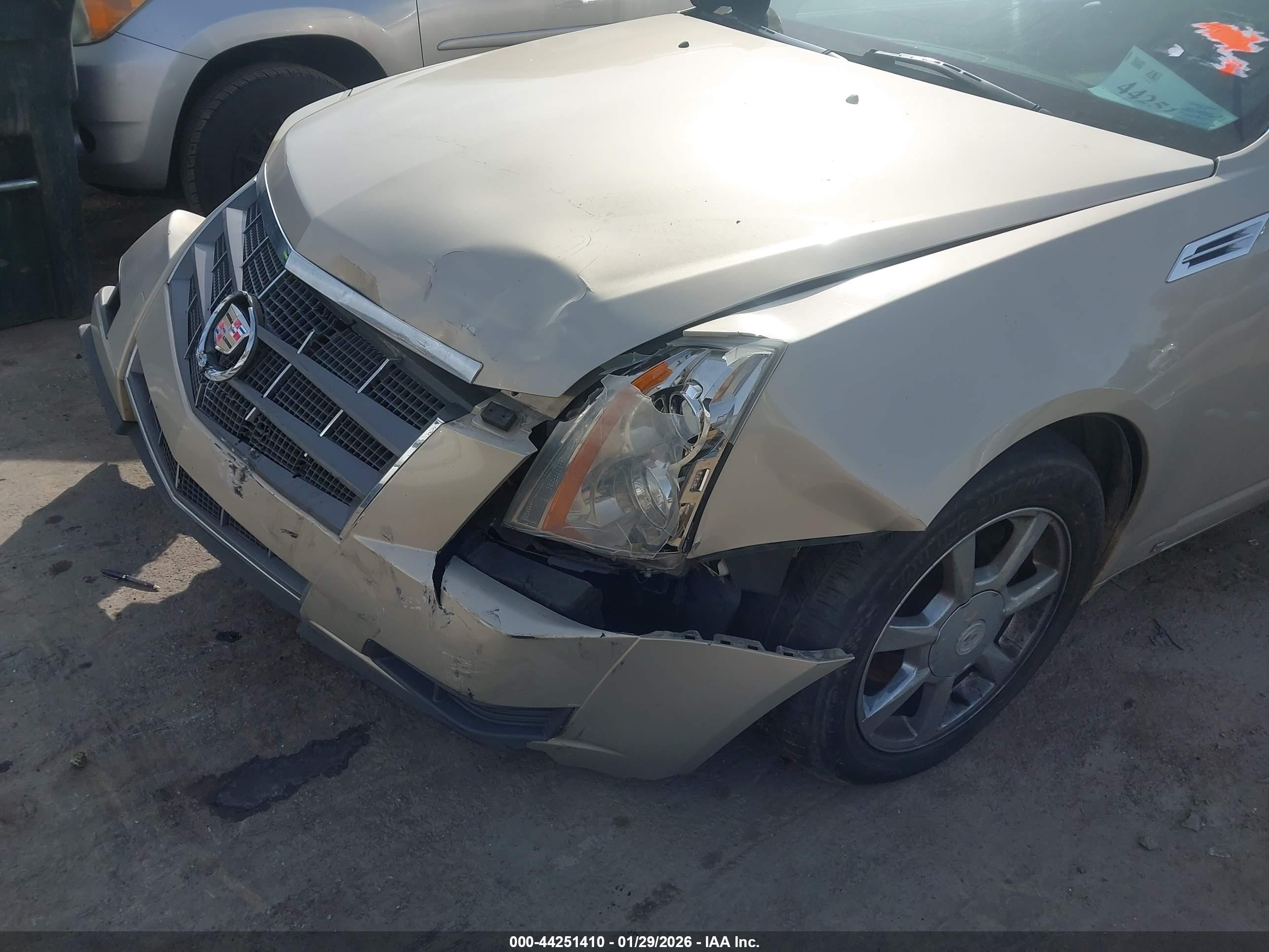 CADILLAC CTS image 6