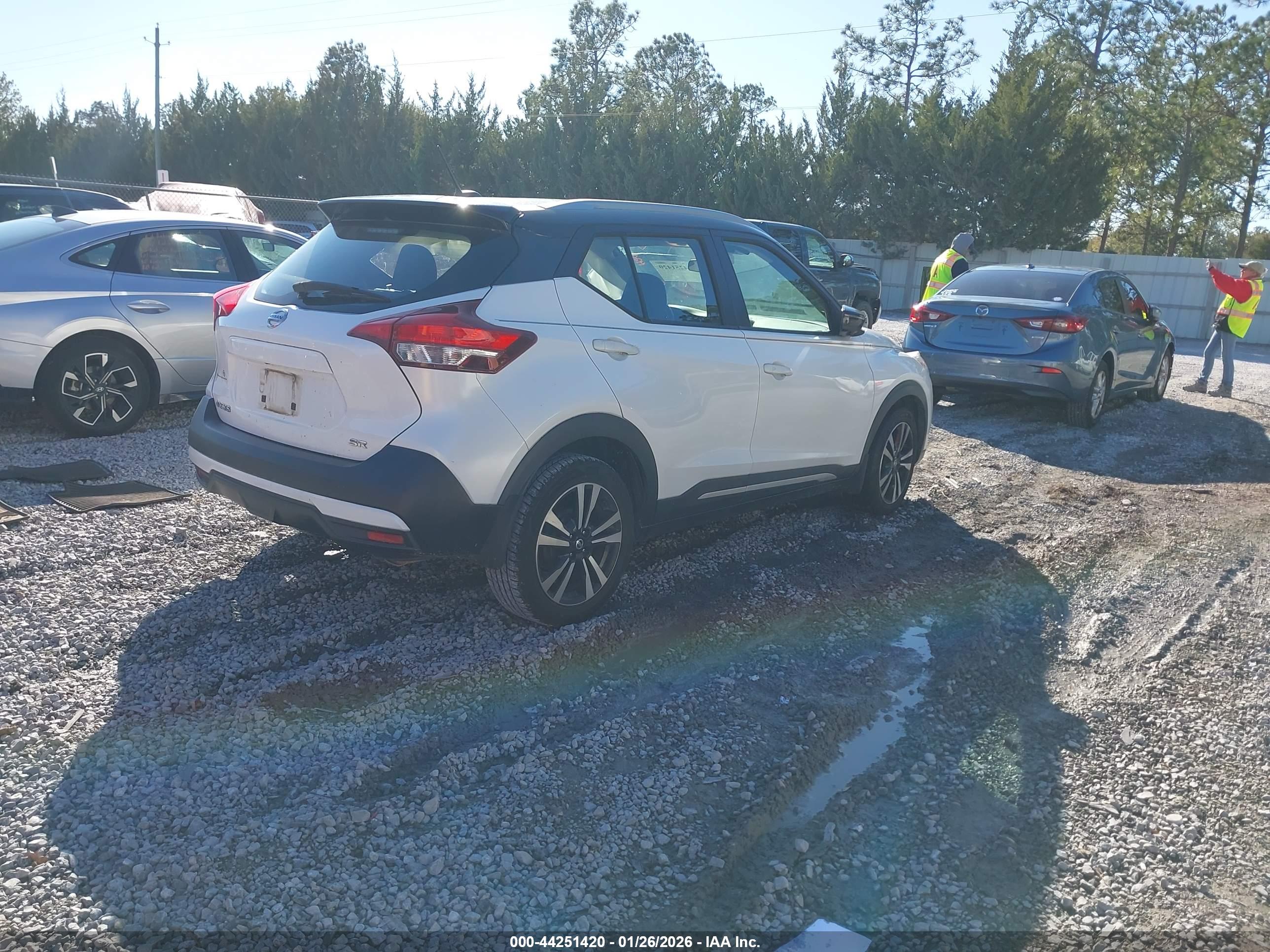 NISSAN KICKS image 4