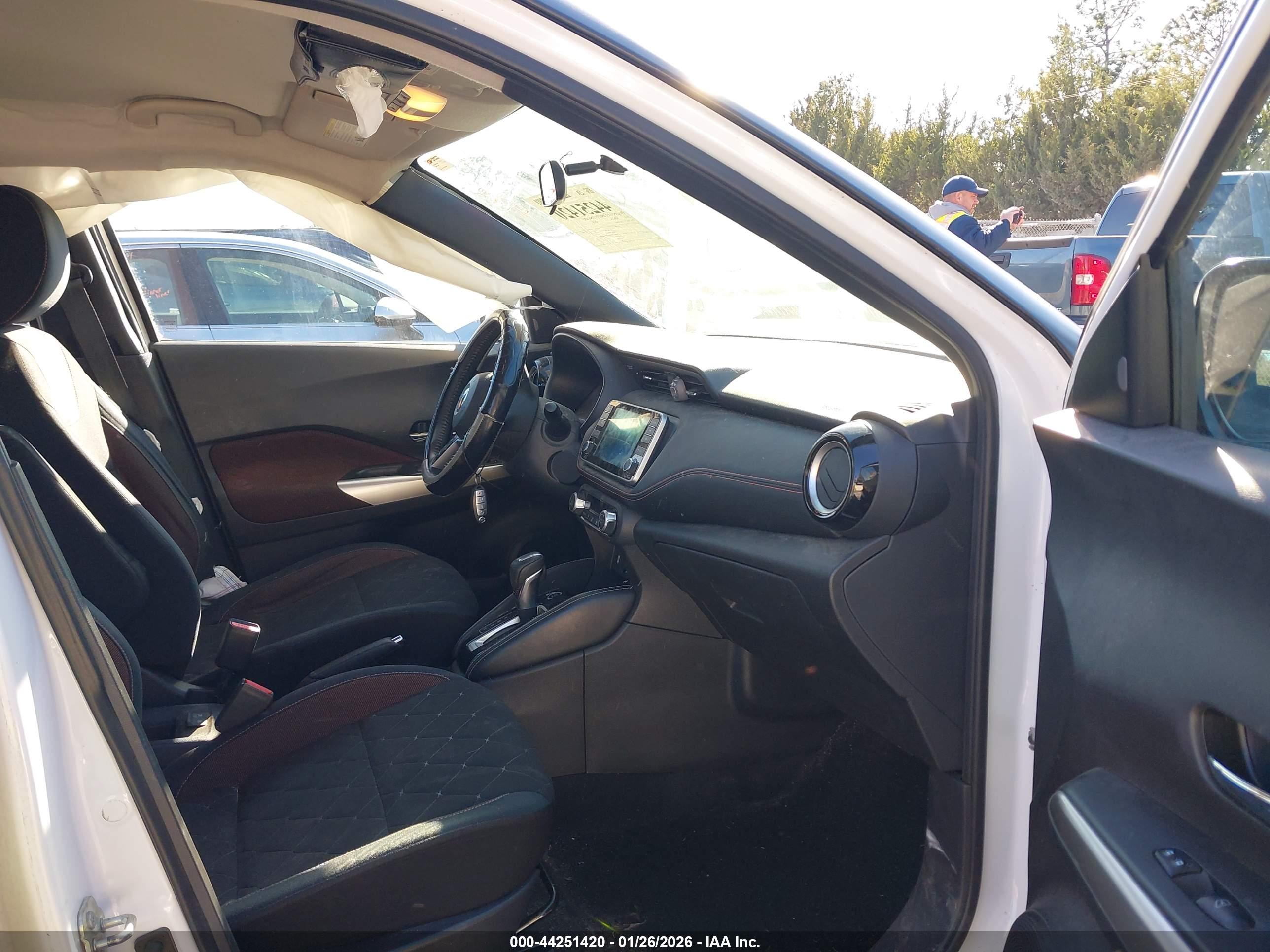 NISSAN KICKS image 5