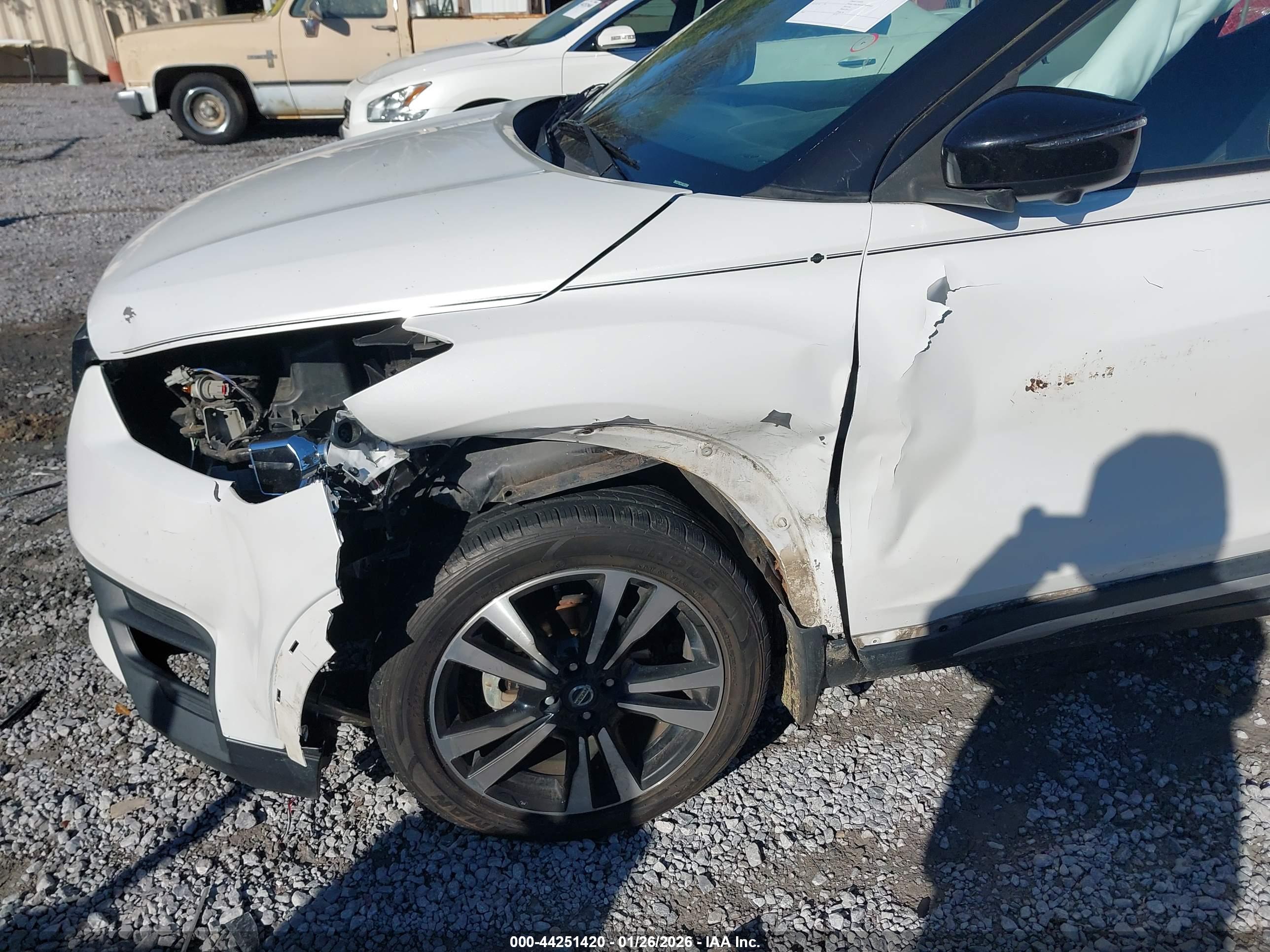 NISSAN KICKS image 6