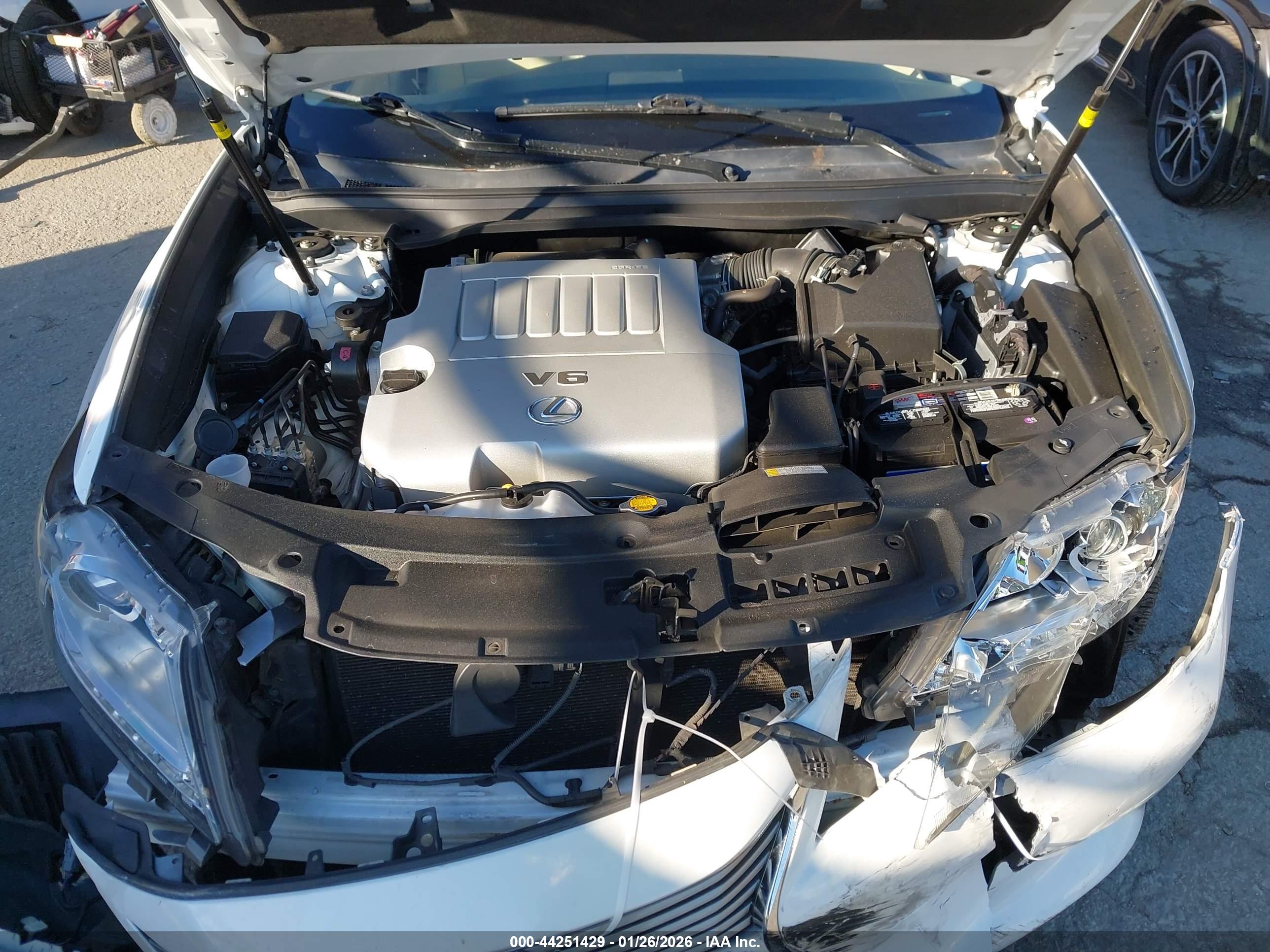 LEXUS ES image 10
