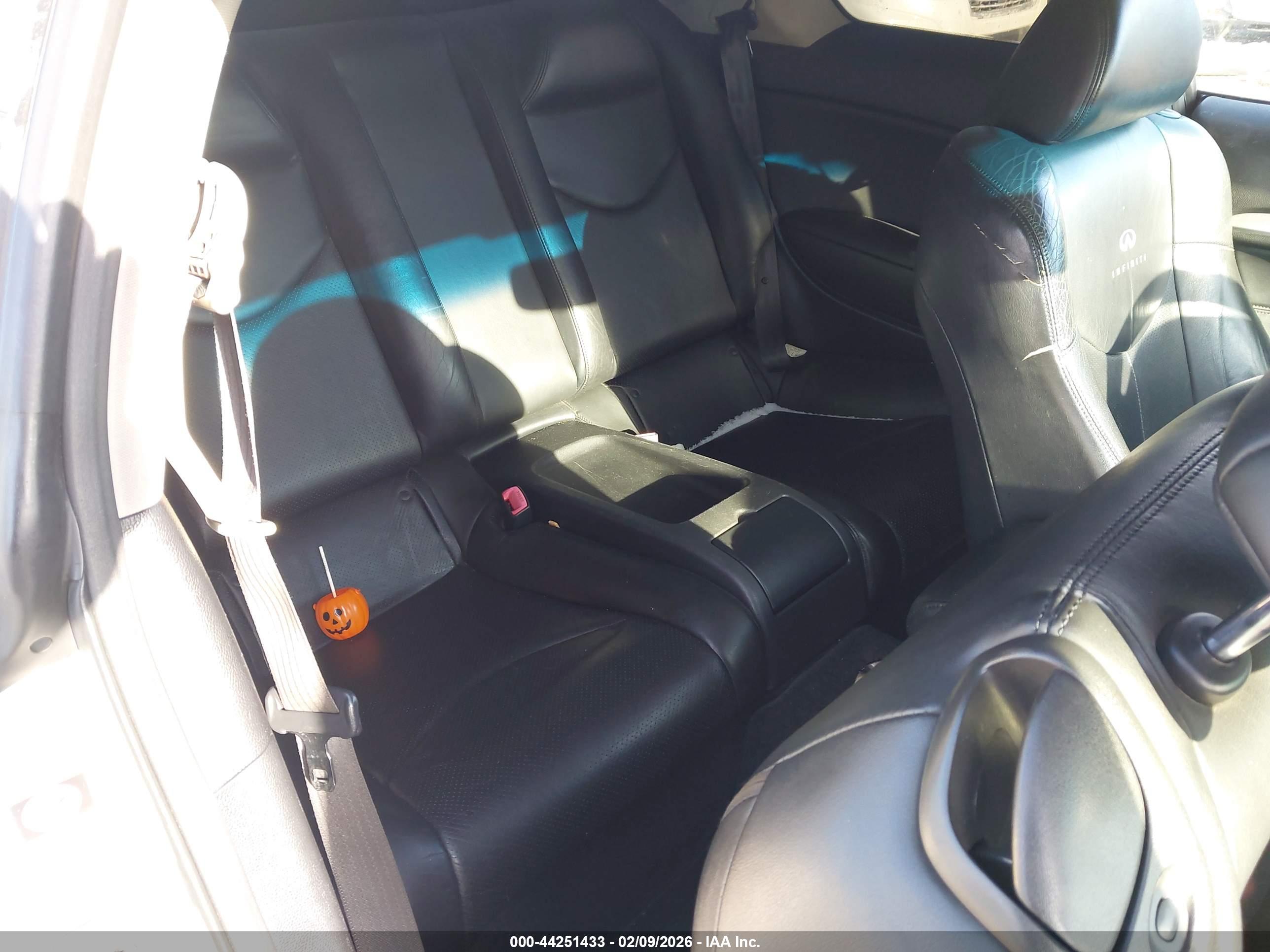INFINITI G37X image 8