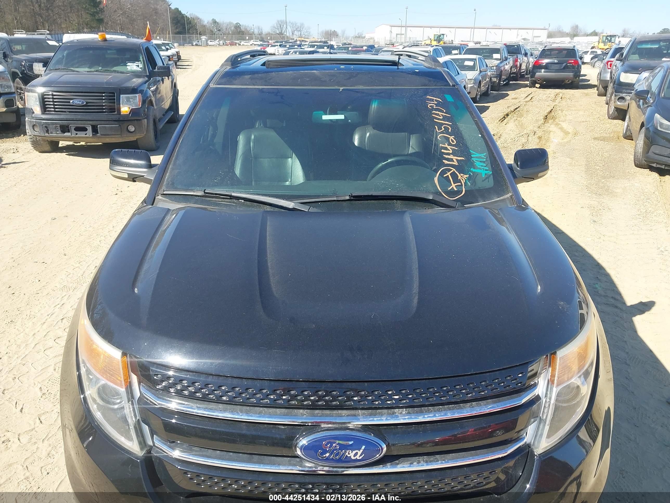 FORD EXPLORER image 6