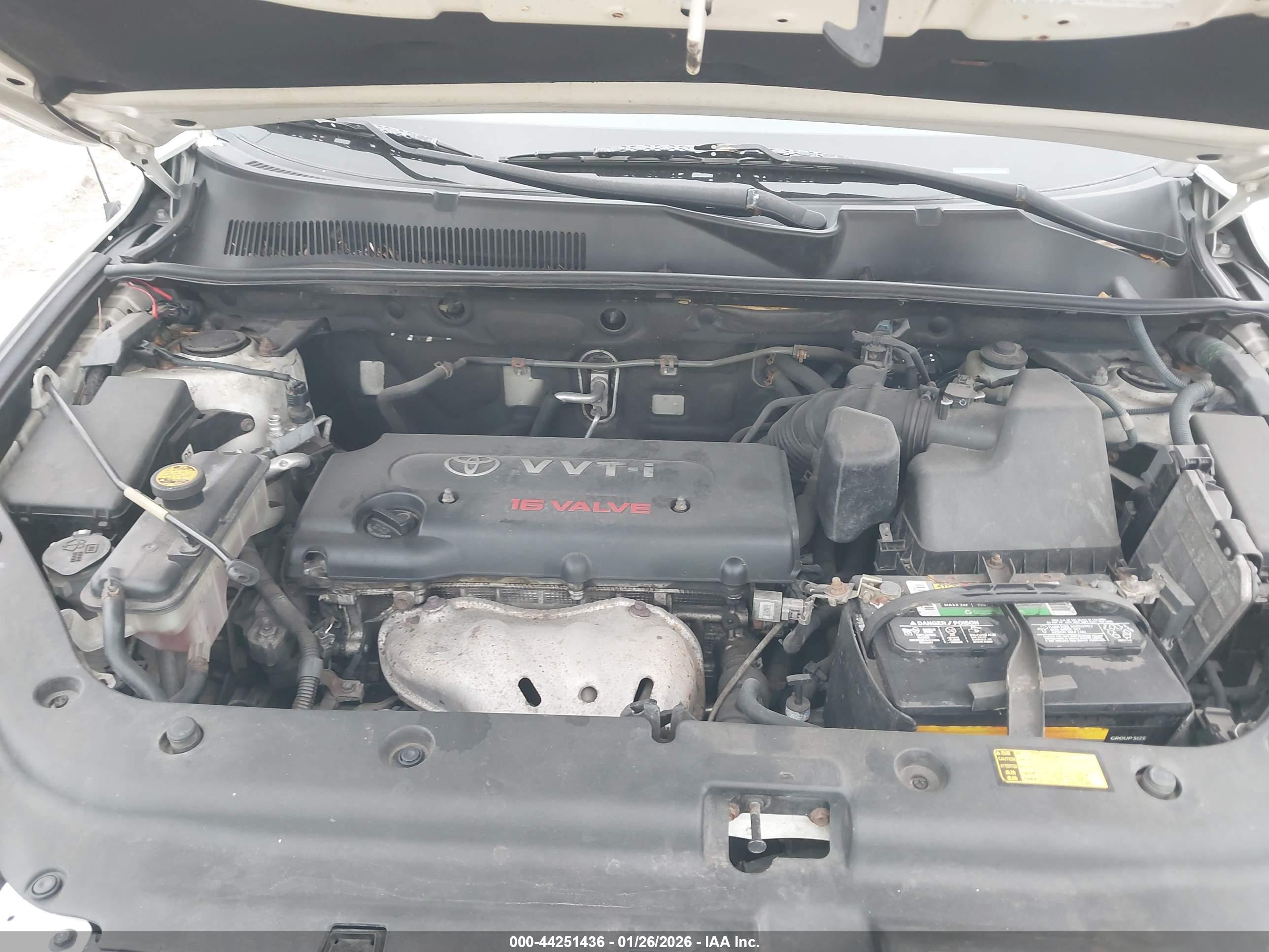 TOYOTA RAV4 image 10