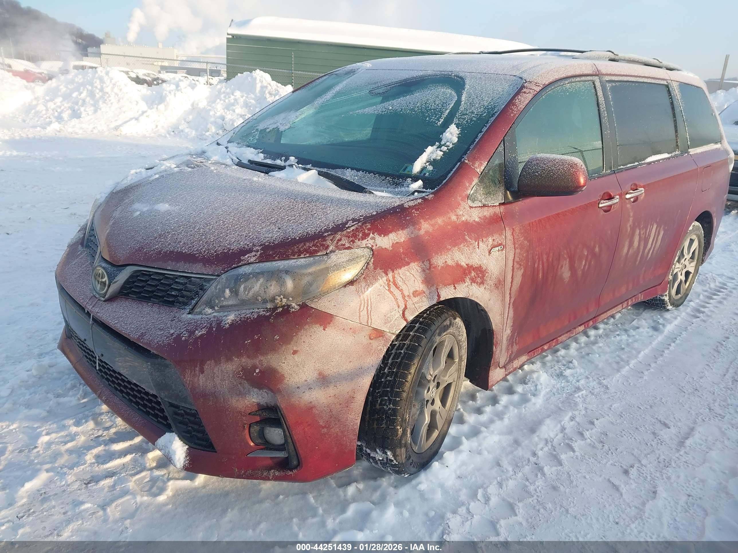 TOYOTA SIENNA image 2