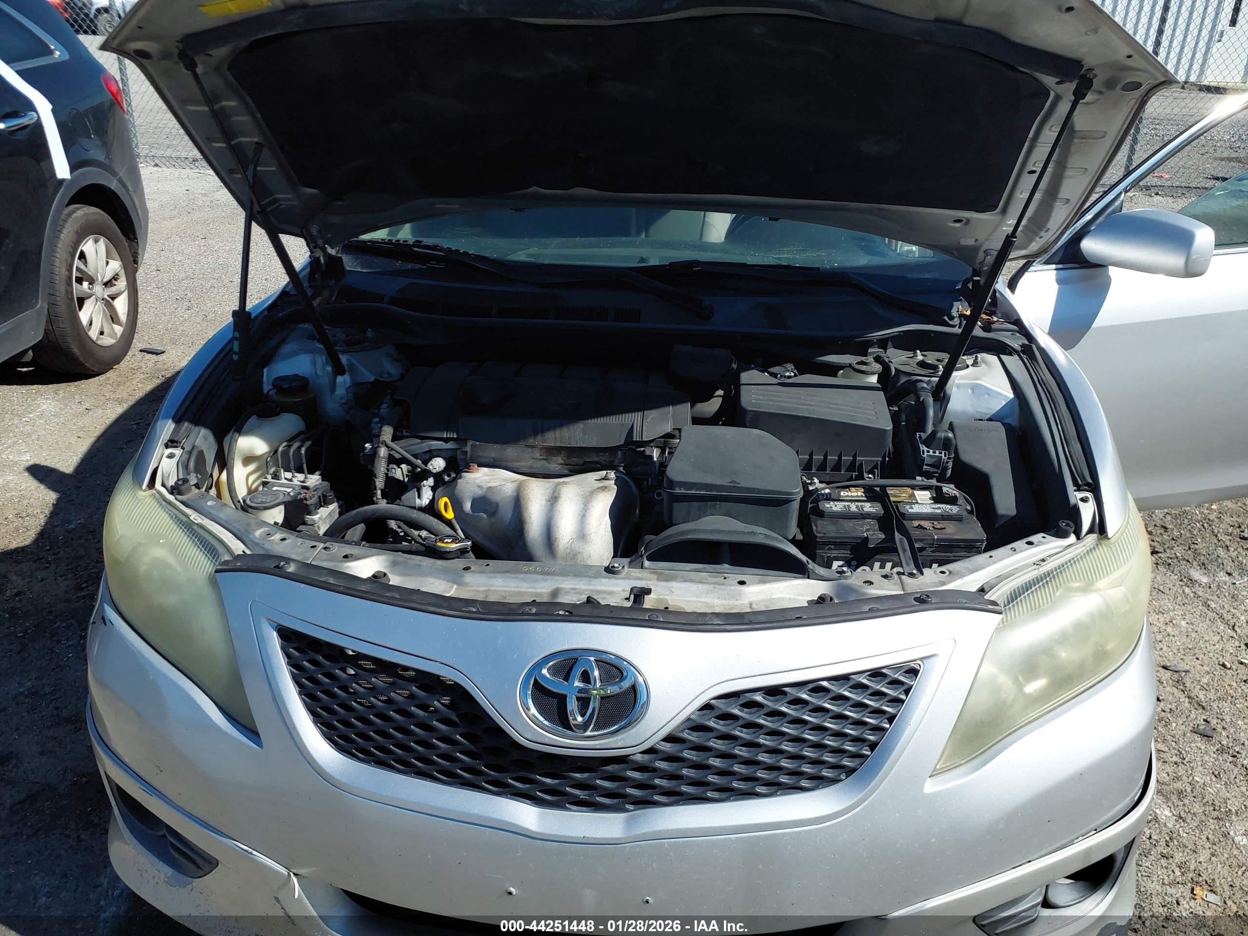 TOYOTA CAMRY image 10