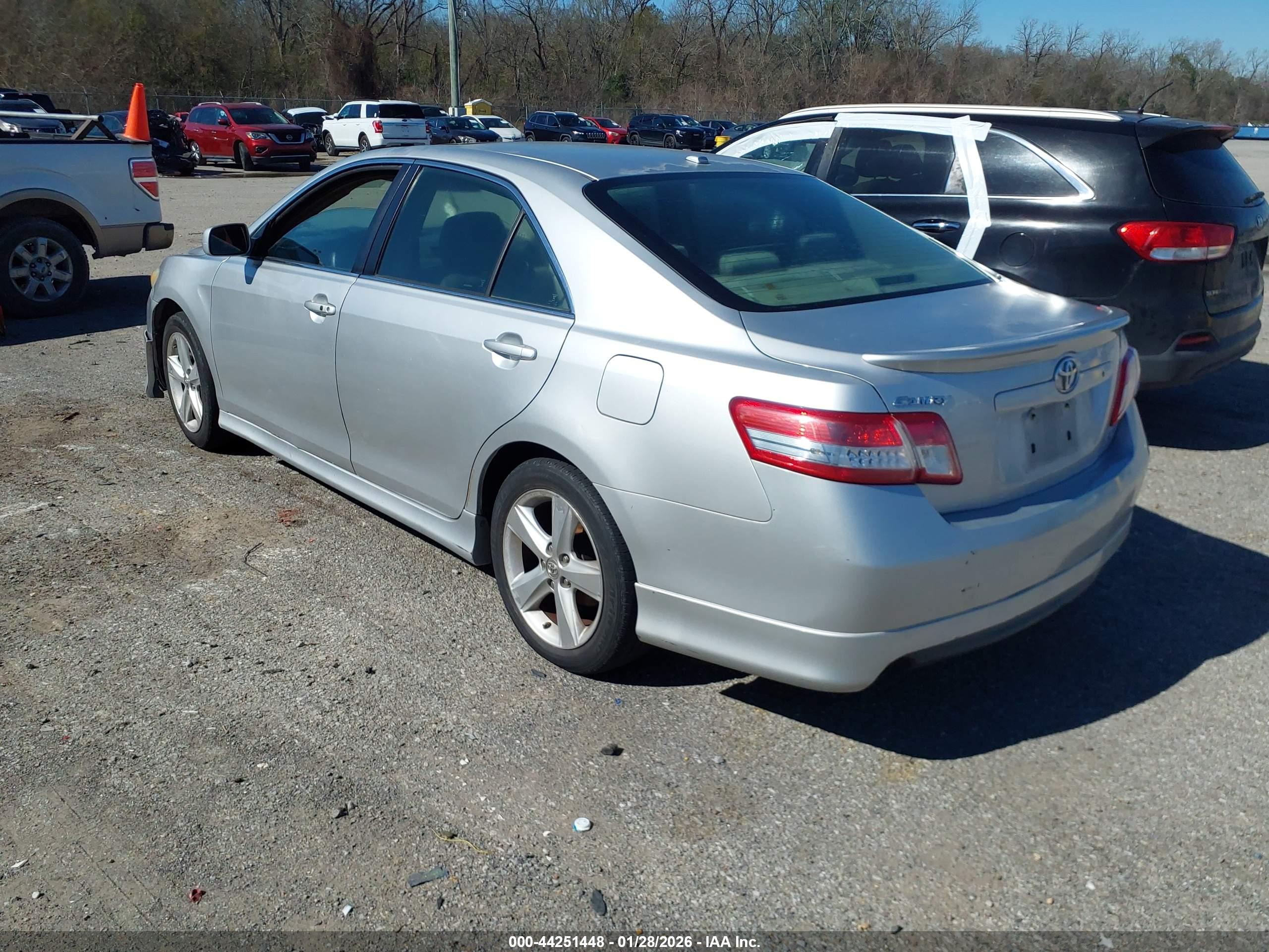 TOYOTA CAMRY image 3