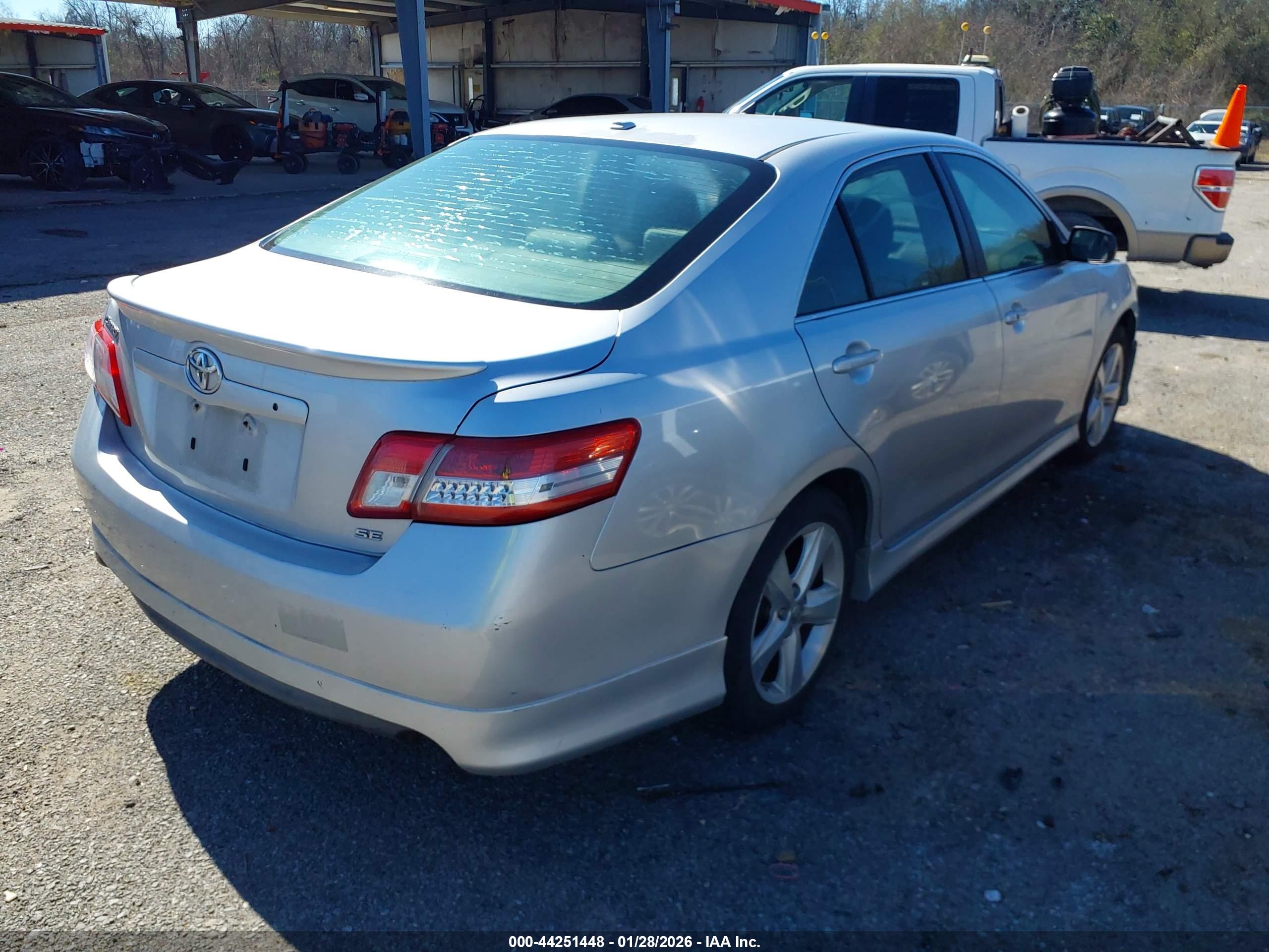 TOYOTA CAMRY image 4