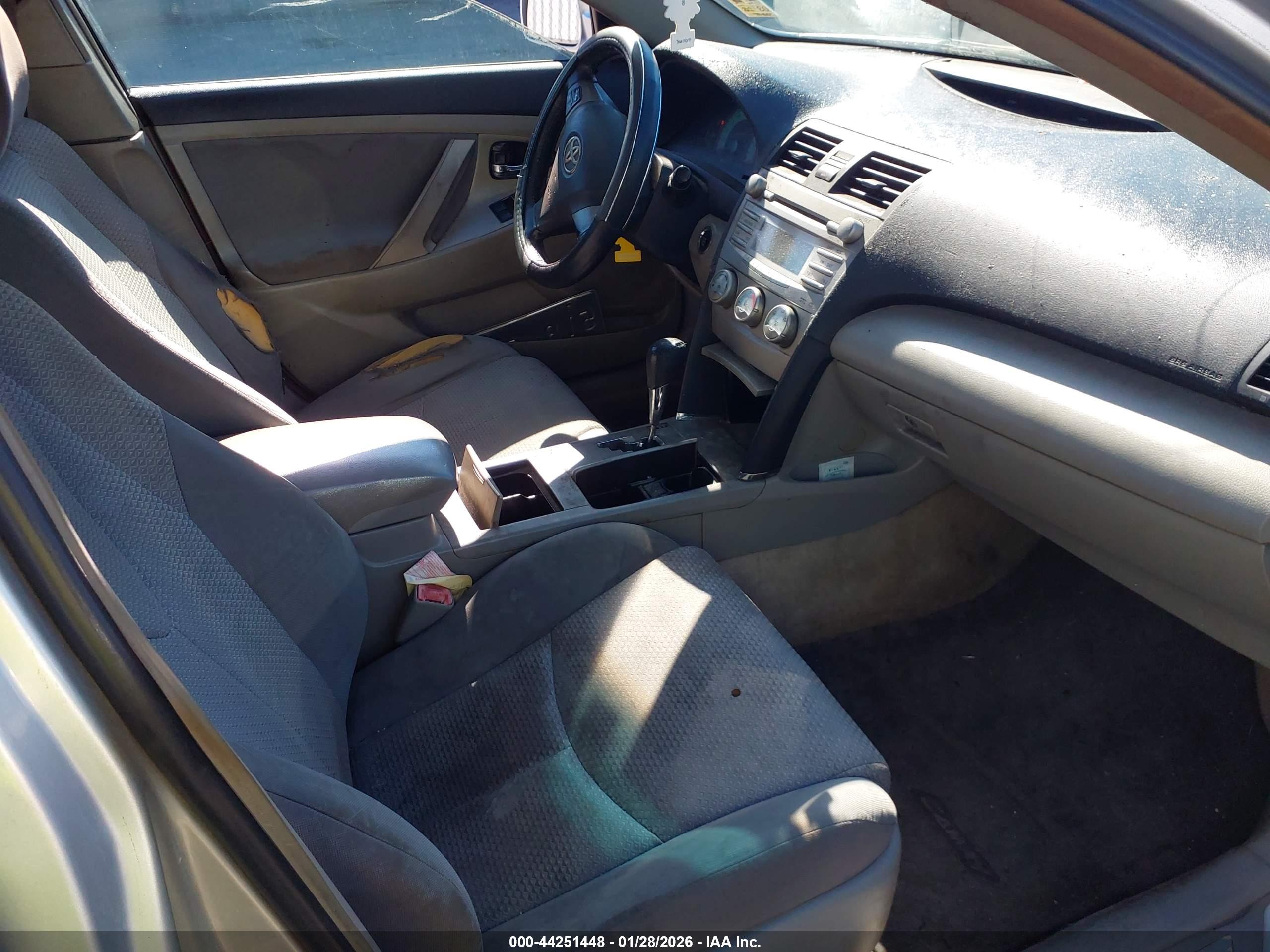 TOYOTA CAMRY image 5