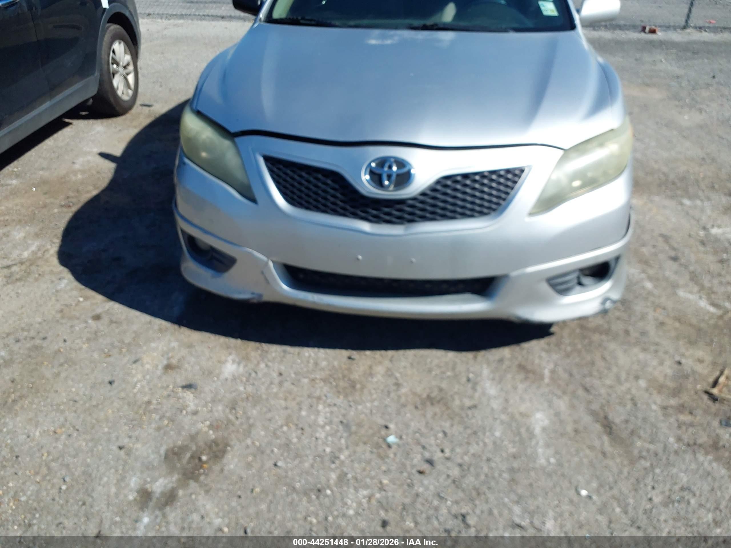 TOYOTA CAMRY image 6