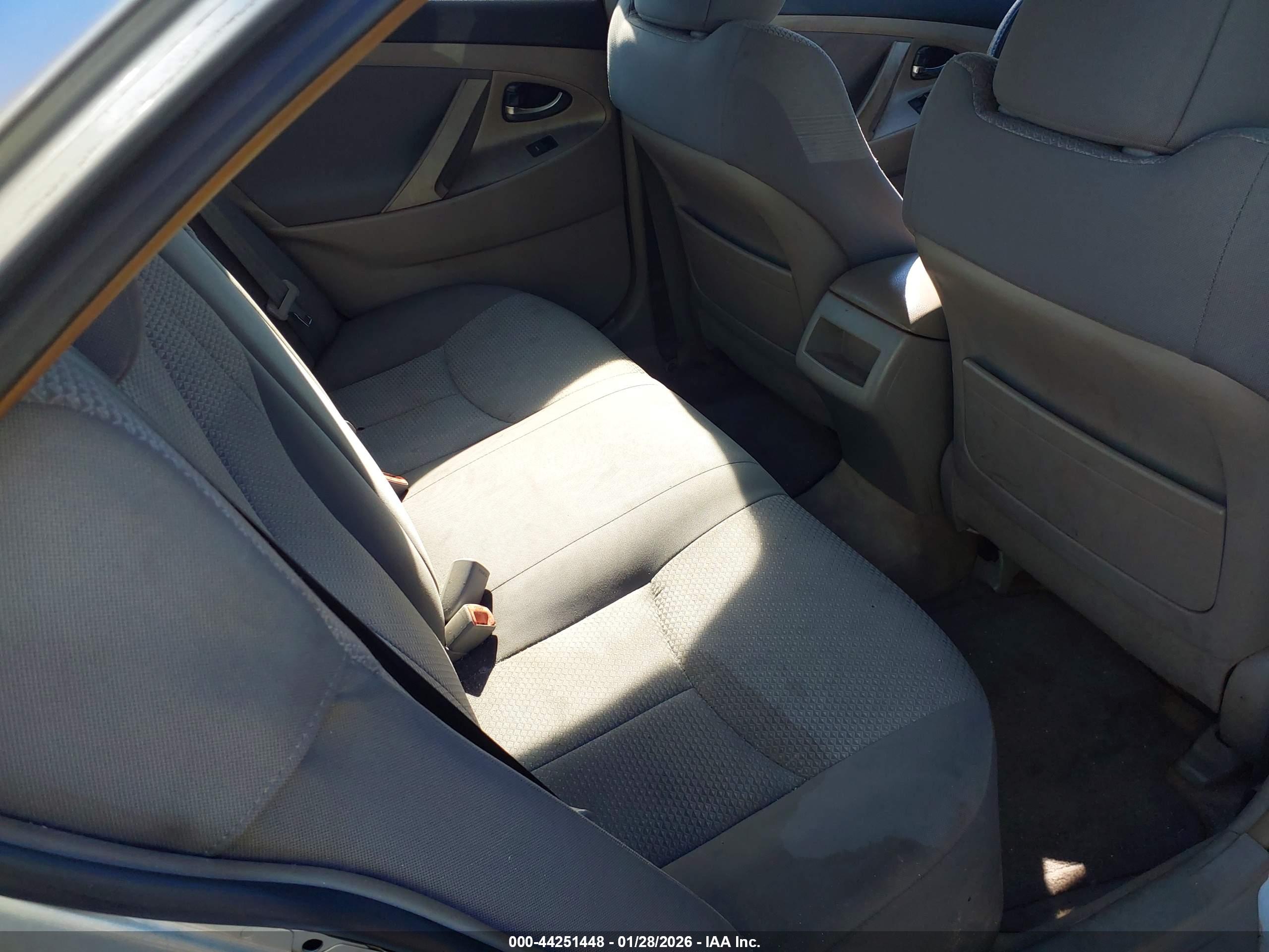TOYOTA CAMRY image 8